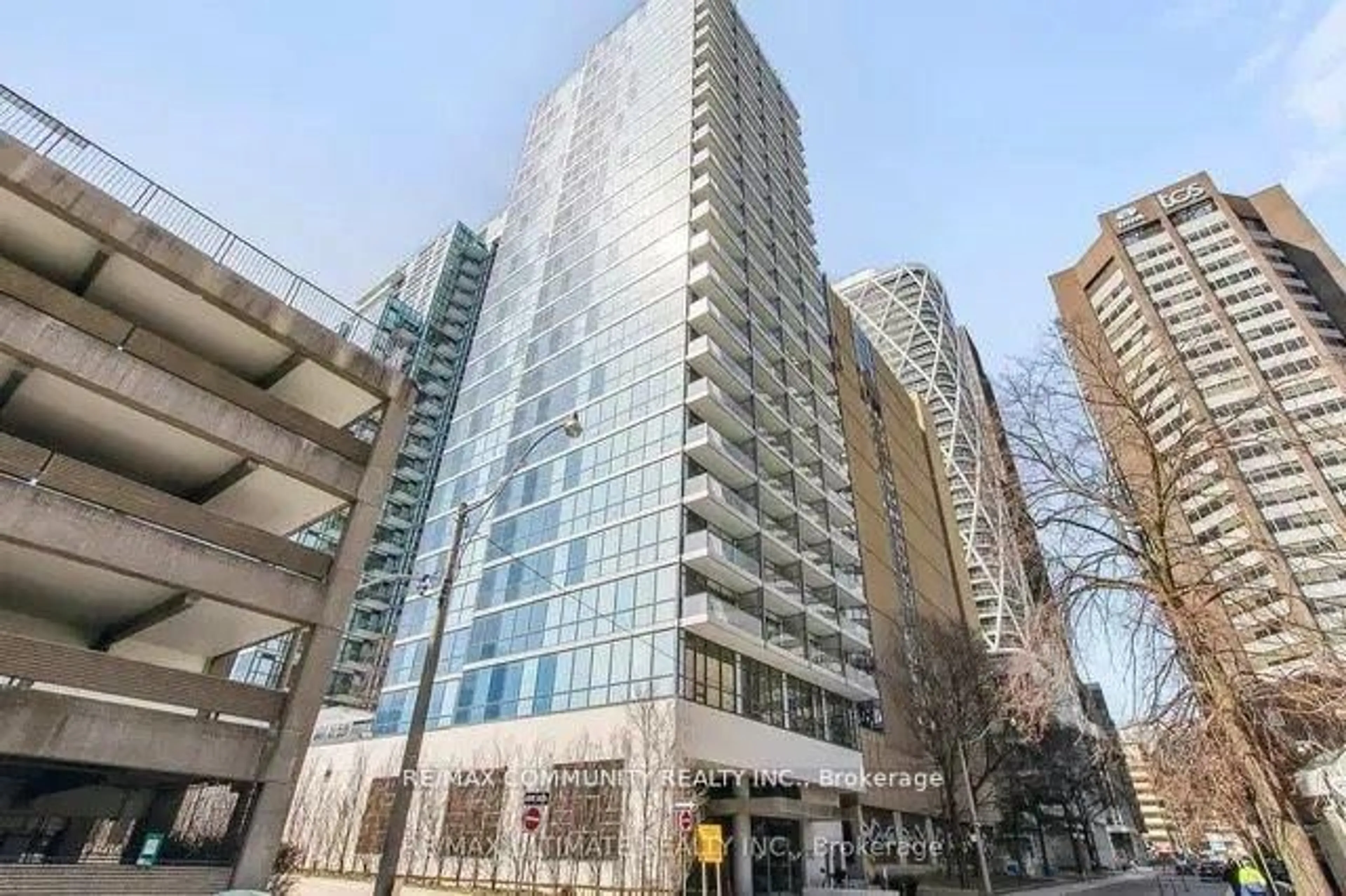 Indoor foyer for 210 Simcoe St #1610, Toronto Ontario M5T 0A9