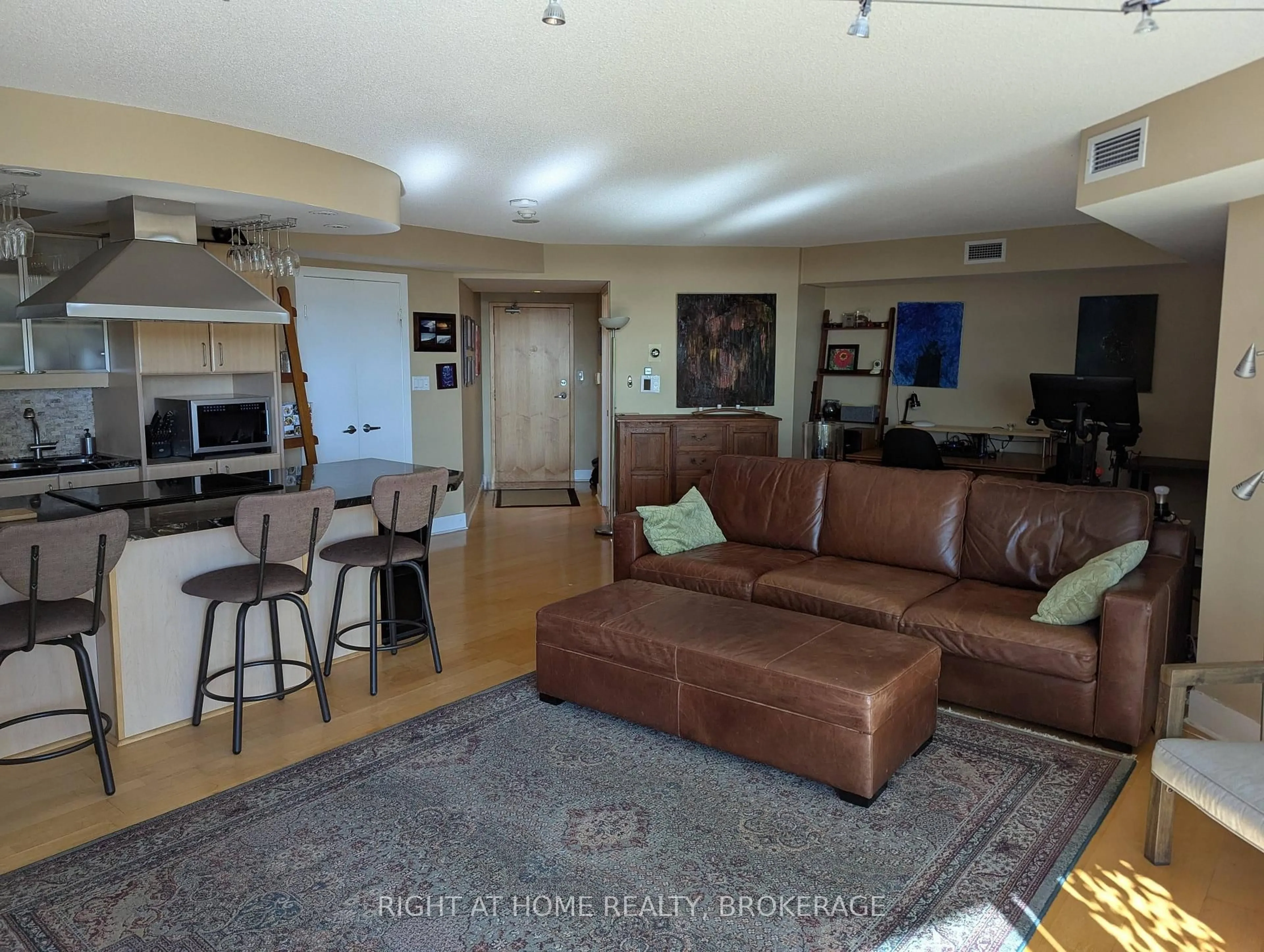 Living room with furniture, unknown for 550 Queens Quay #608, Toronto Ontario M5V 3M8