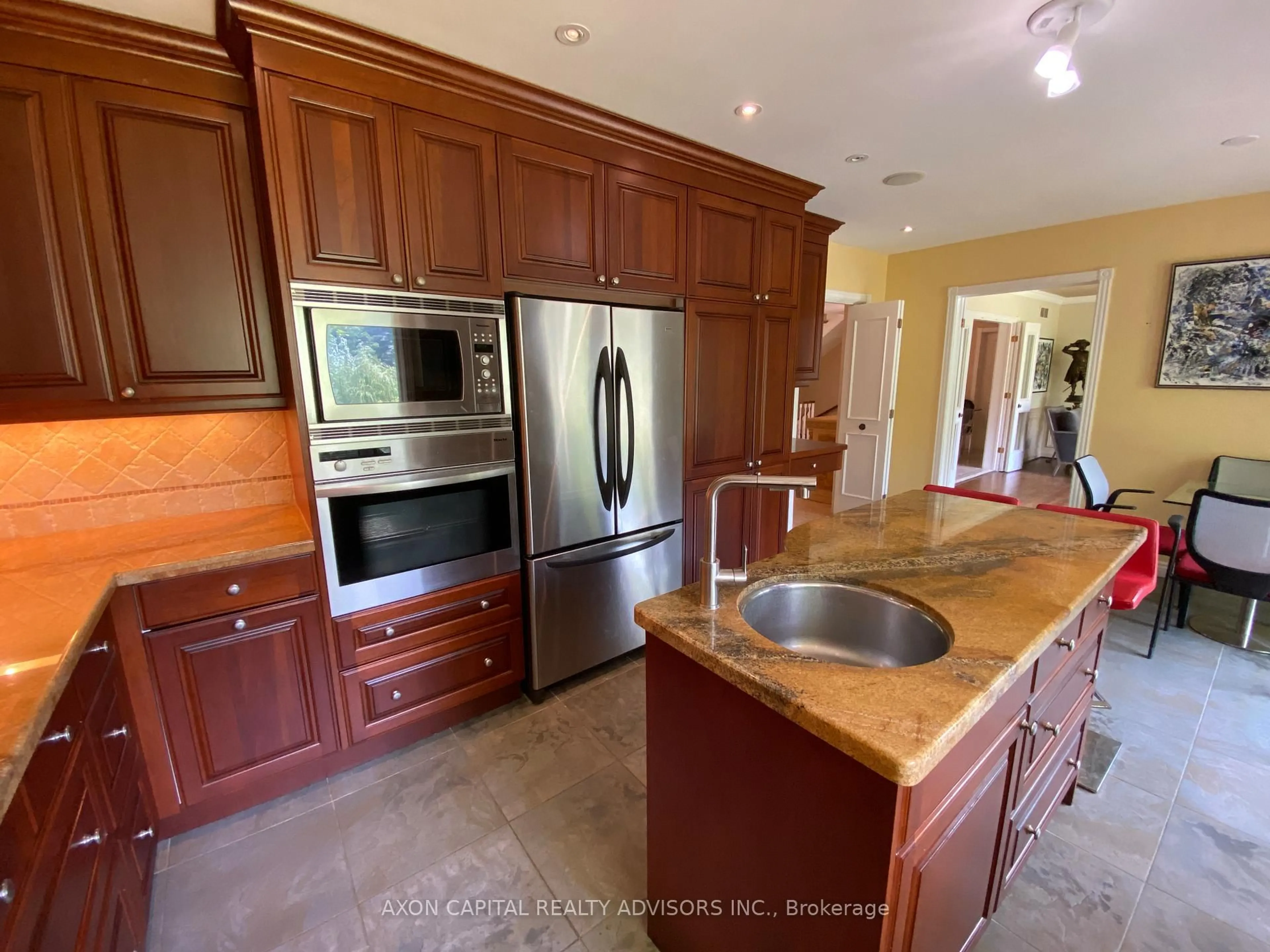 Open concept kitchen, ceramic/tile floor for 108 Old Colony Rd, Toronto Ontario M2L 2K2