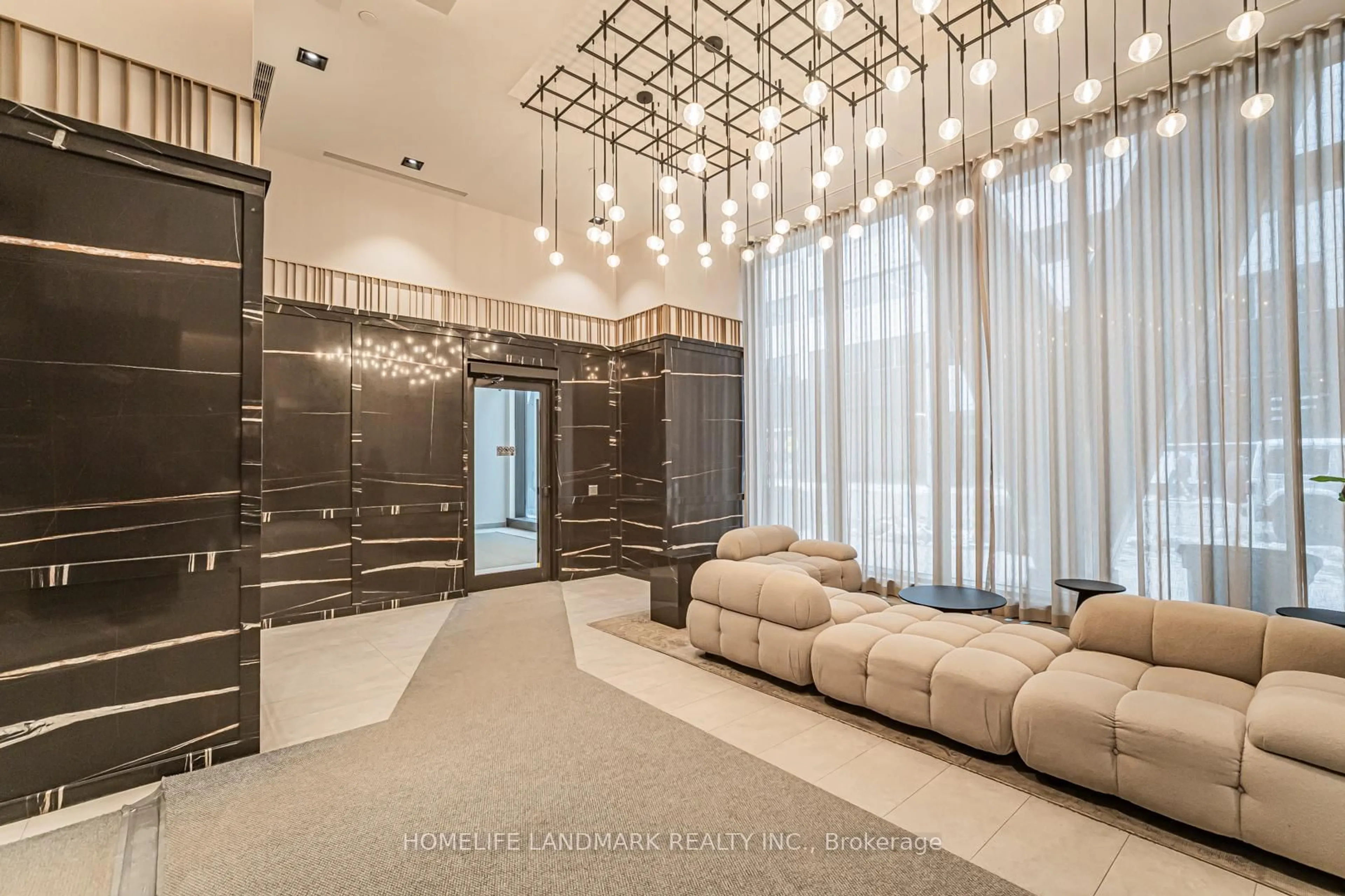 Indoor foyer for 108 Peter St #1703, Toronto Ontario M5V 0W2