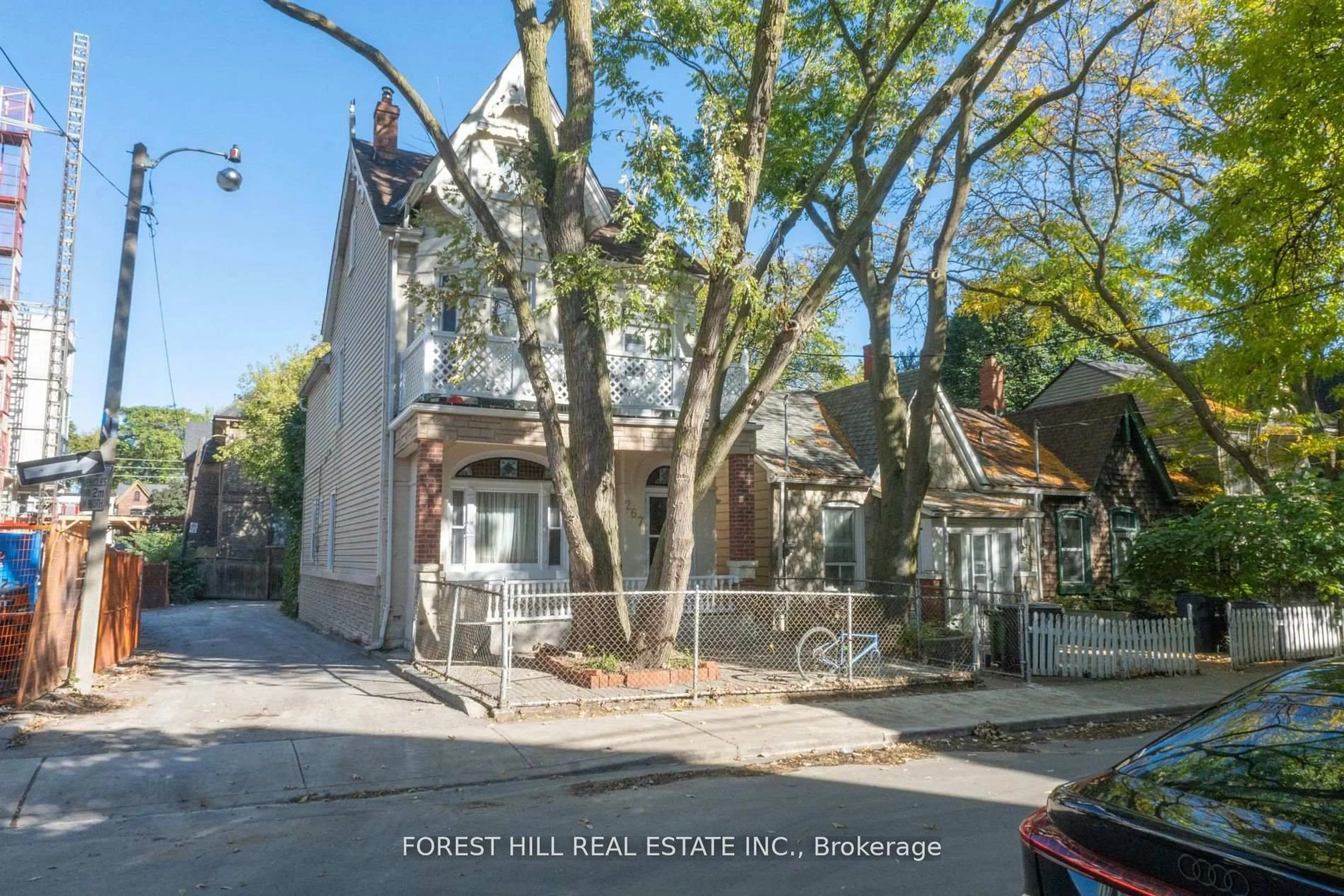 Unknown for 267 Seaton St, Toronto Ontario M5A 2T5