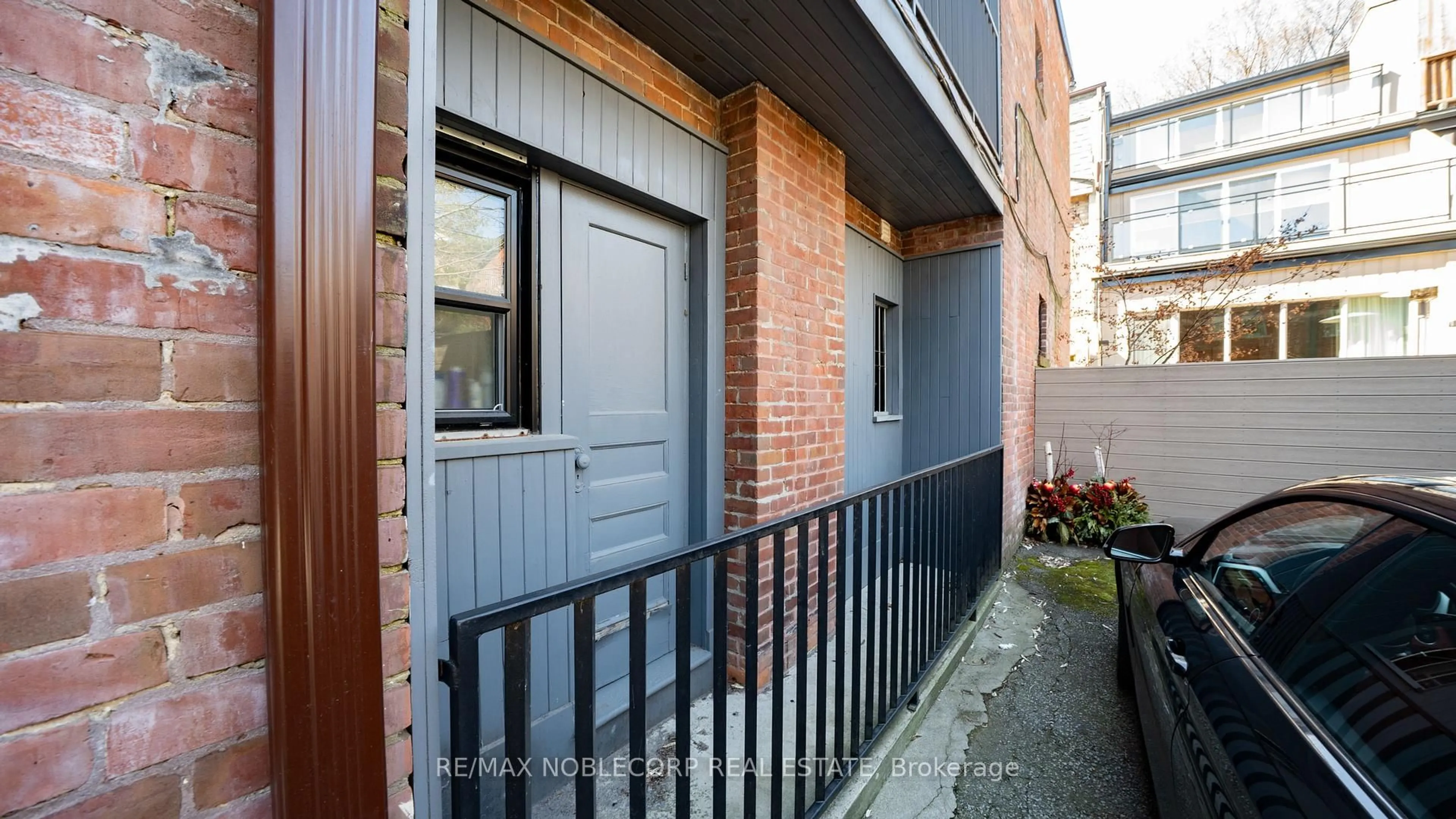 Unknown for 34 Winchester St, Toronto Ontario M4X 1A7