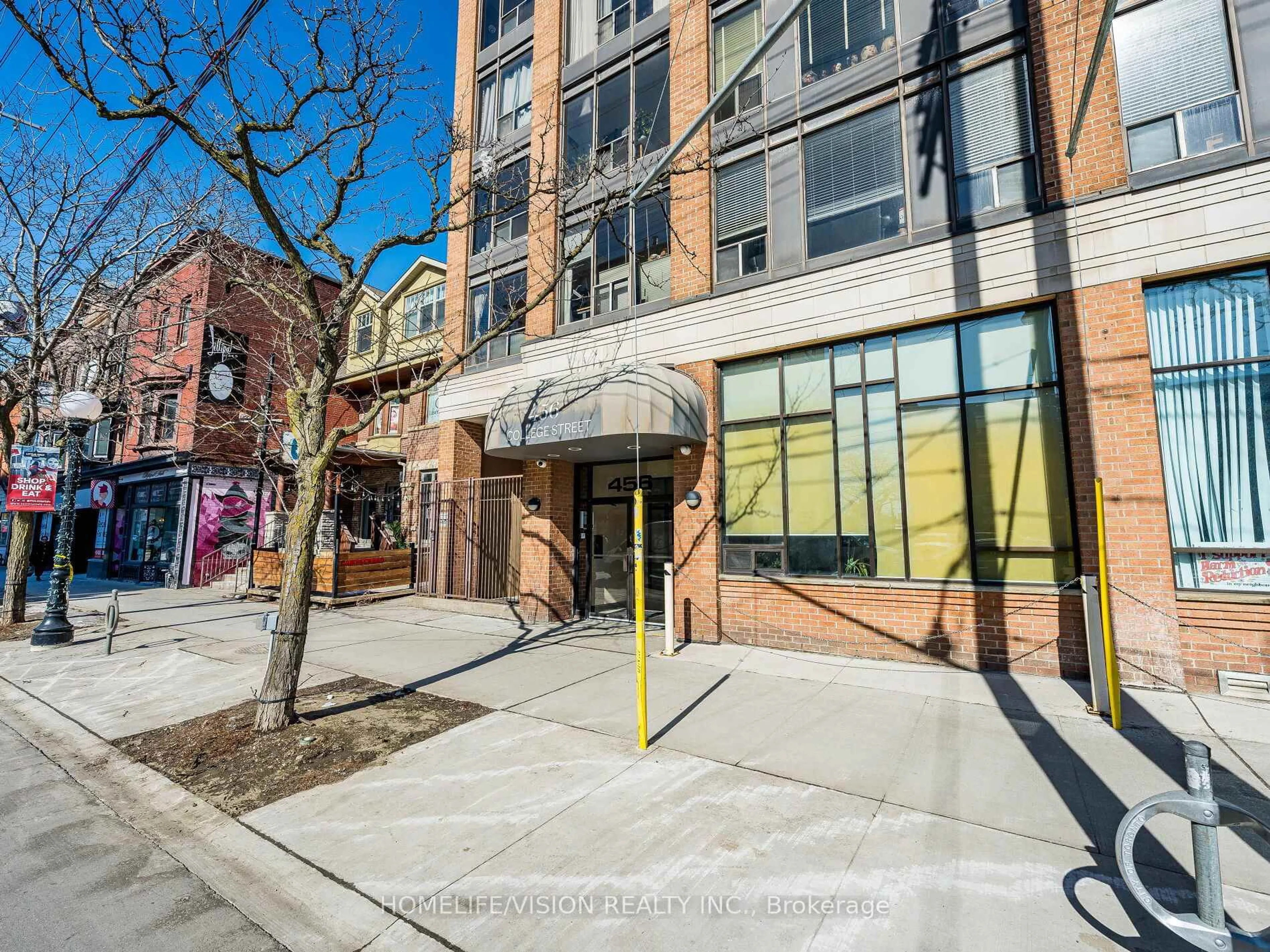 Unknown for 456 College St #301, Toronto Ontario M6G 4A3