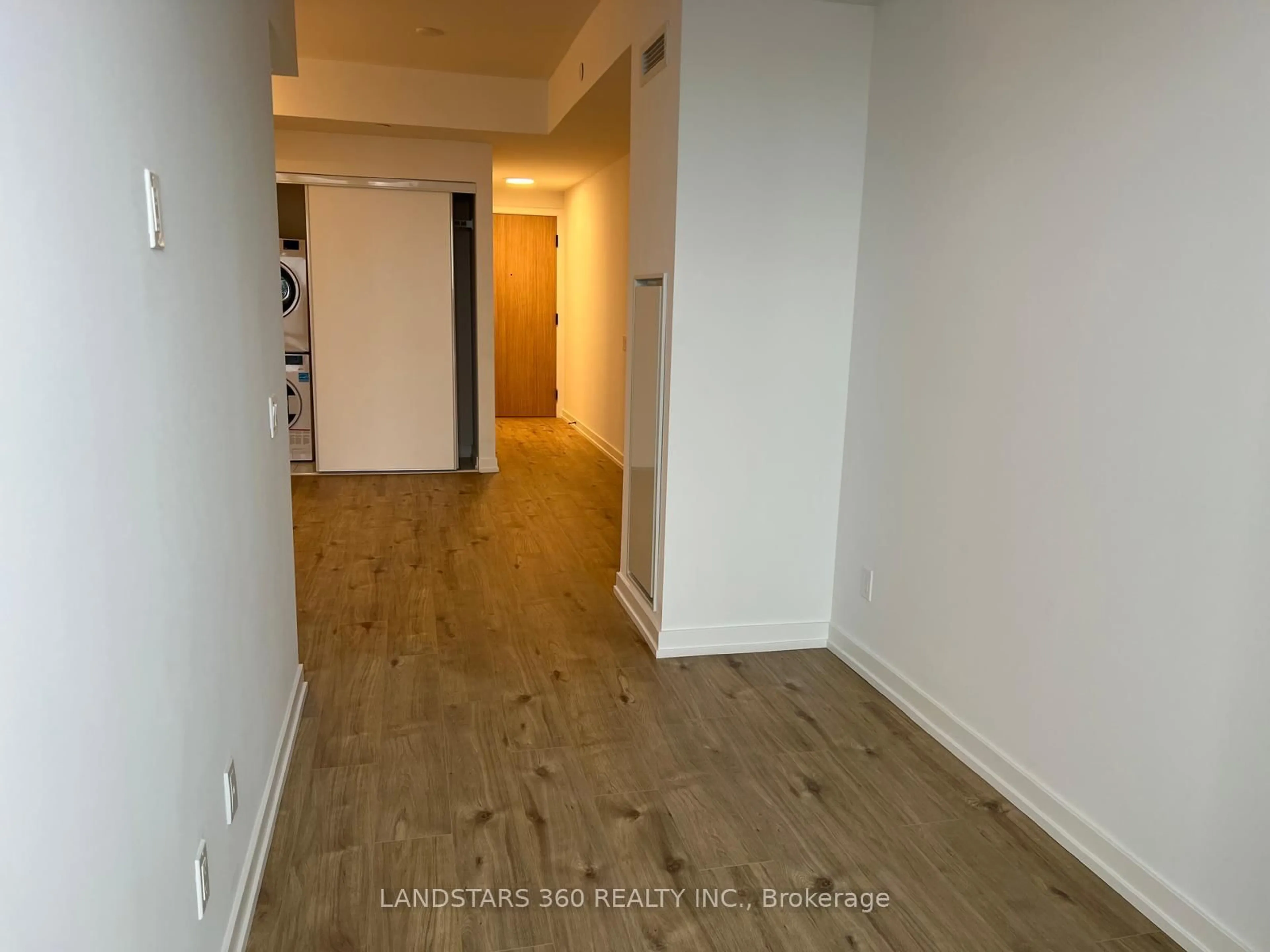 A pic of a room for 35 Parliament St #2714, Toronto Ontario M5A 0Z5