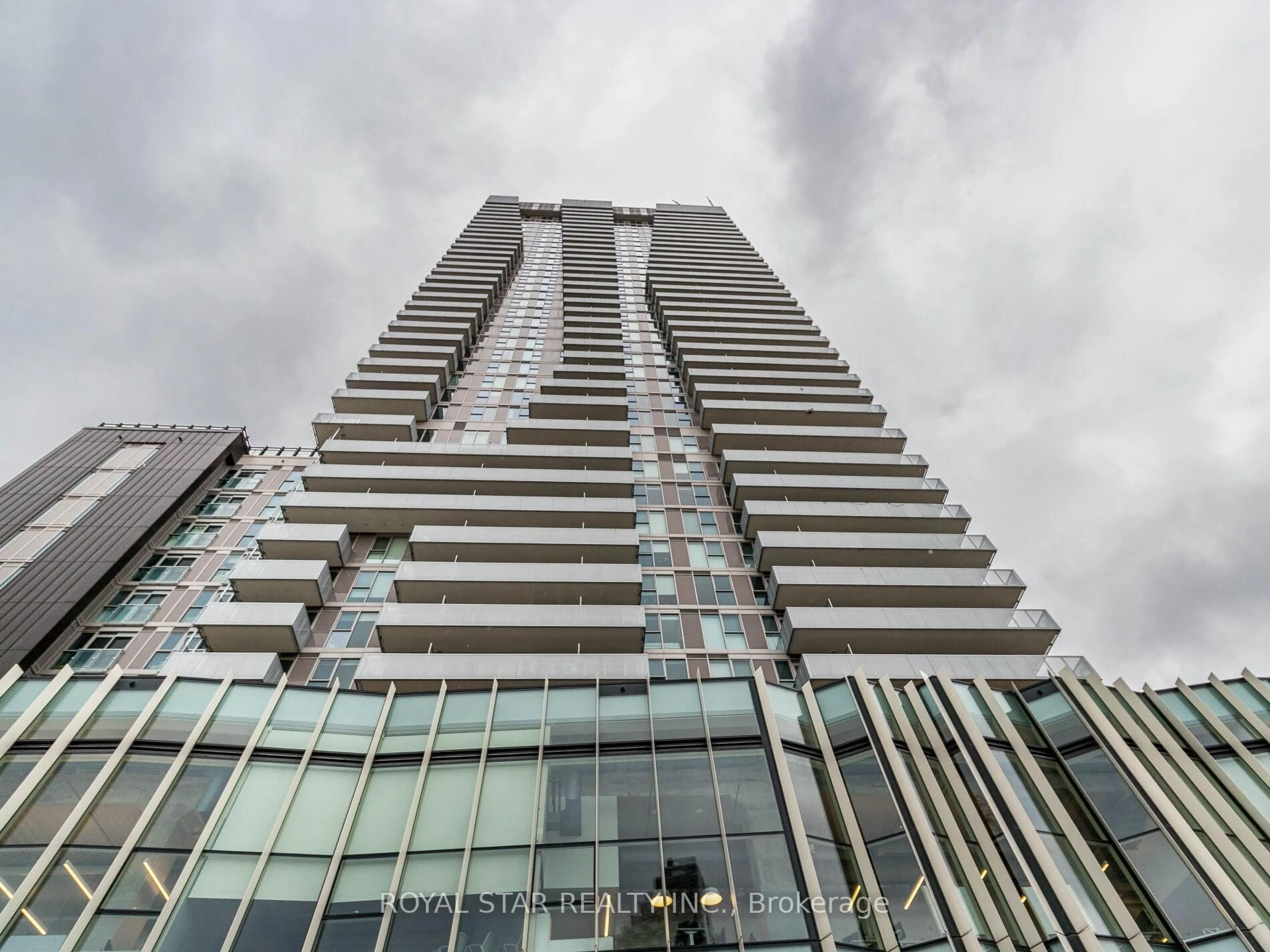 Indoor foyer for 20 Richardson St #1305, Toronto Ontario M5A 0S6