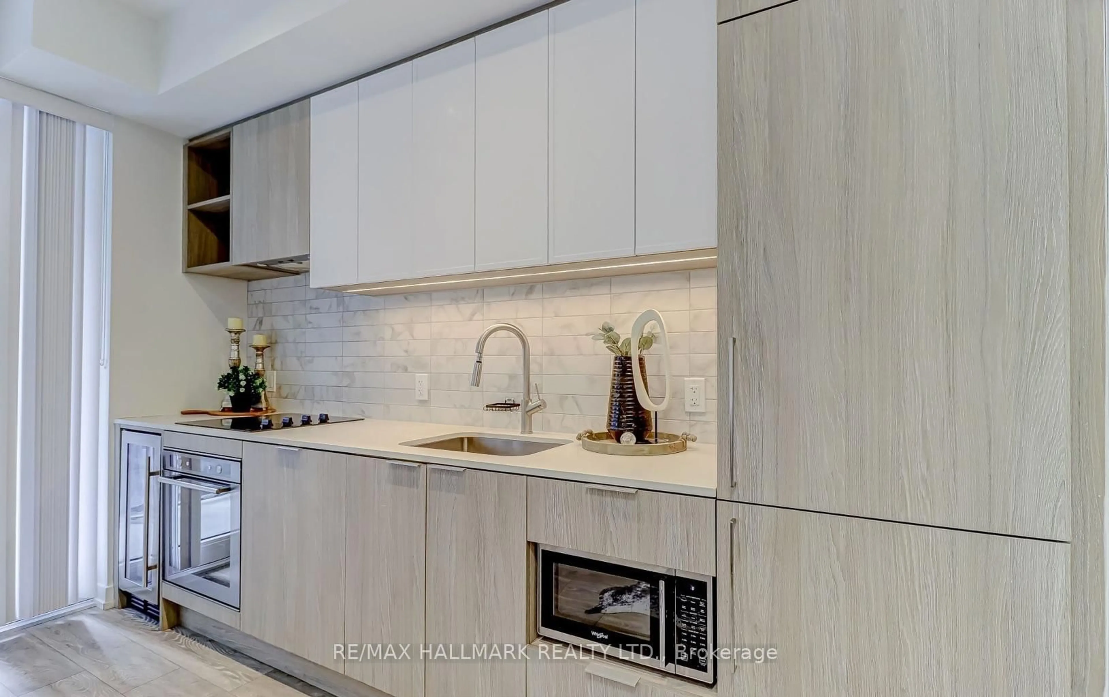 Contemporary kitchen, ceramic/tile floor for 2020 Bathurst St #601, Toronto Ontario M5P 0A6