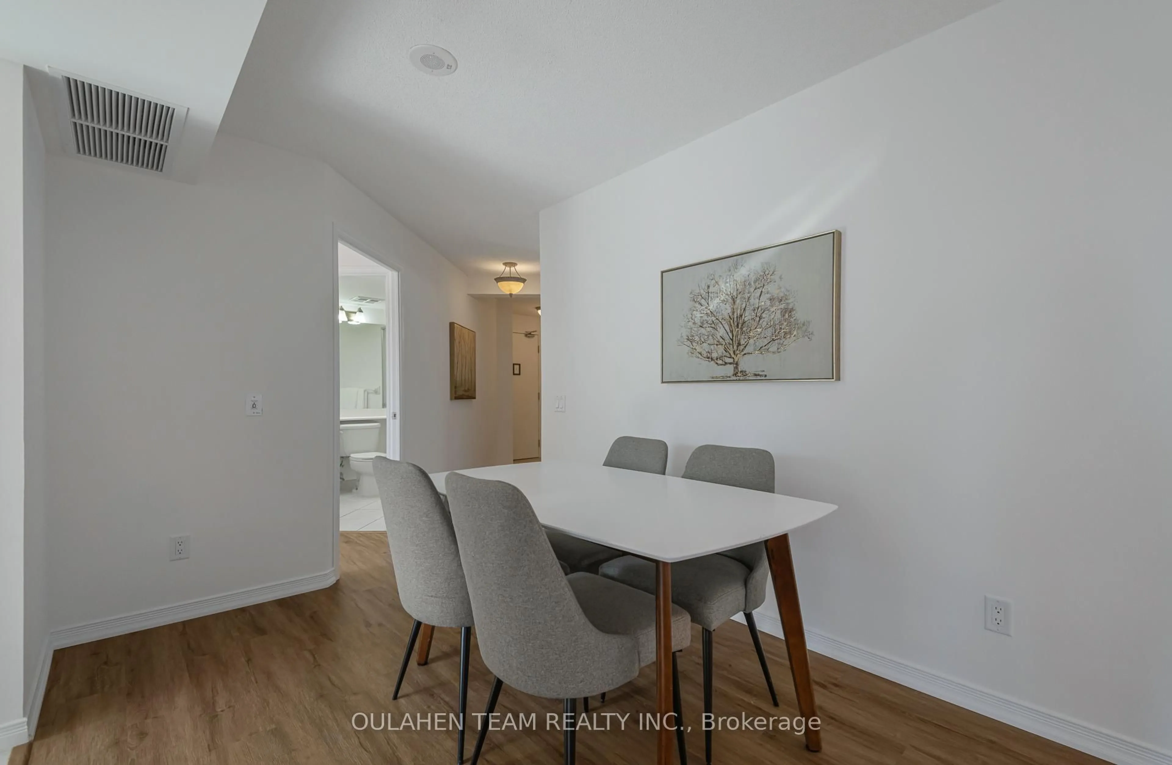 Dining room, wood/laminate floor for 155 Beecroft Rd #915, Toronto Ontario M2N 7C6