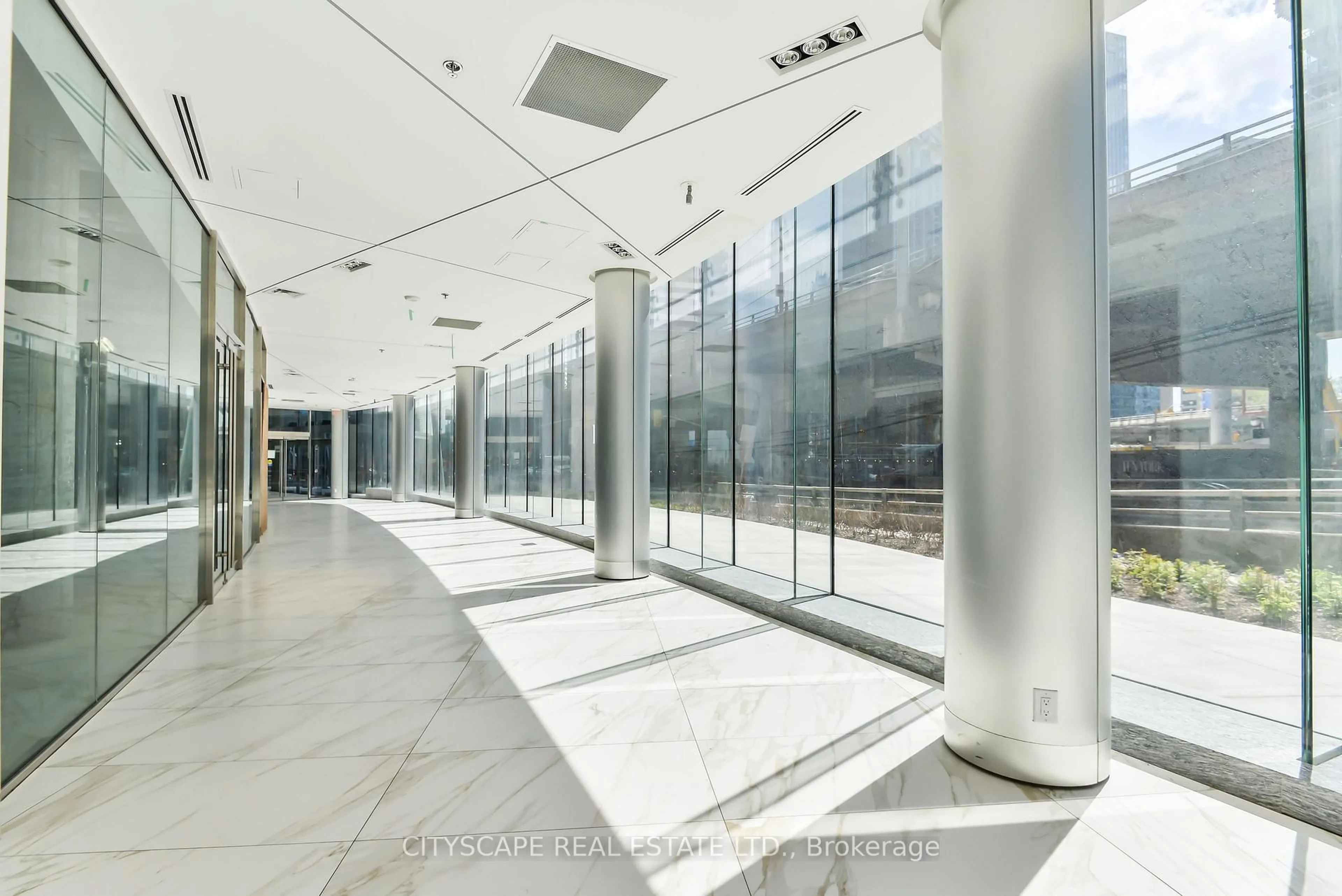 Indoor foyer for 12 York St #4209, Toronto Ontario M5J 0A9