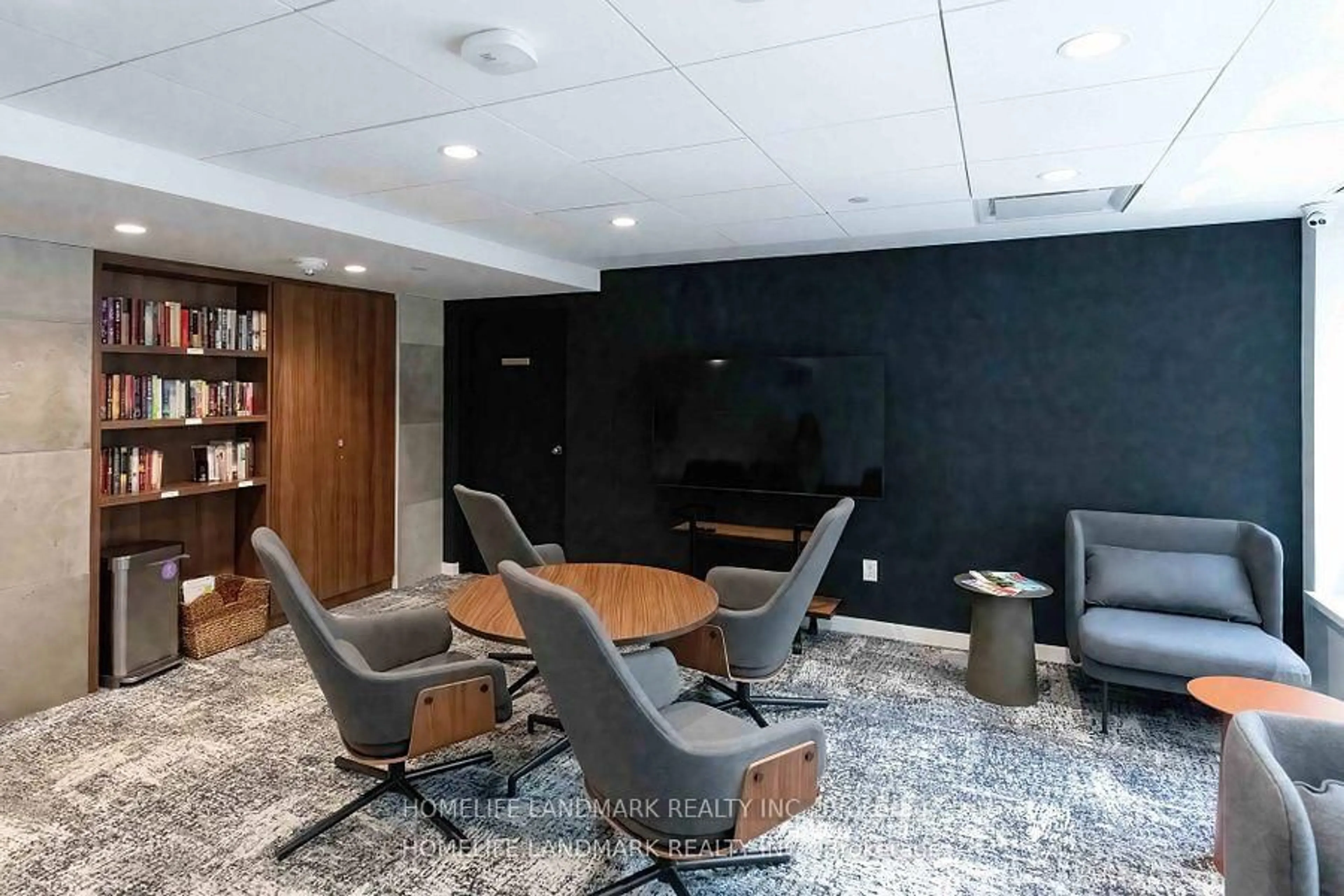 Unknown for 71 Simcoe St #1002, Toronto Ontario M5J 2S9