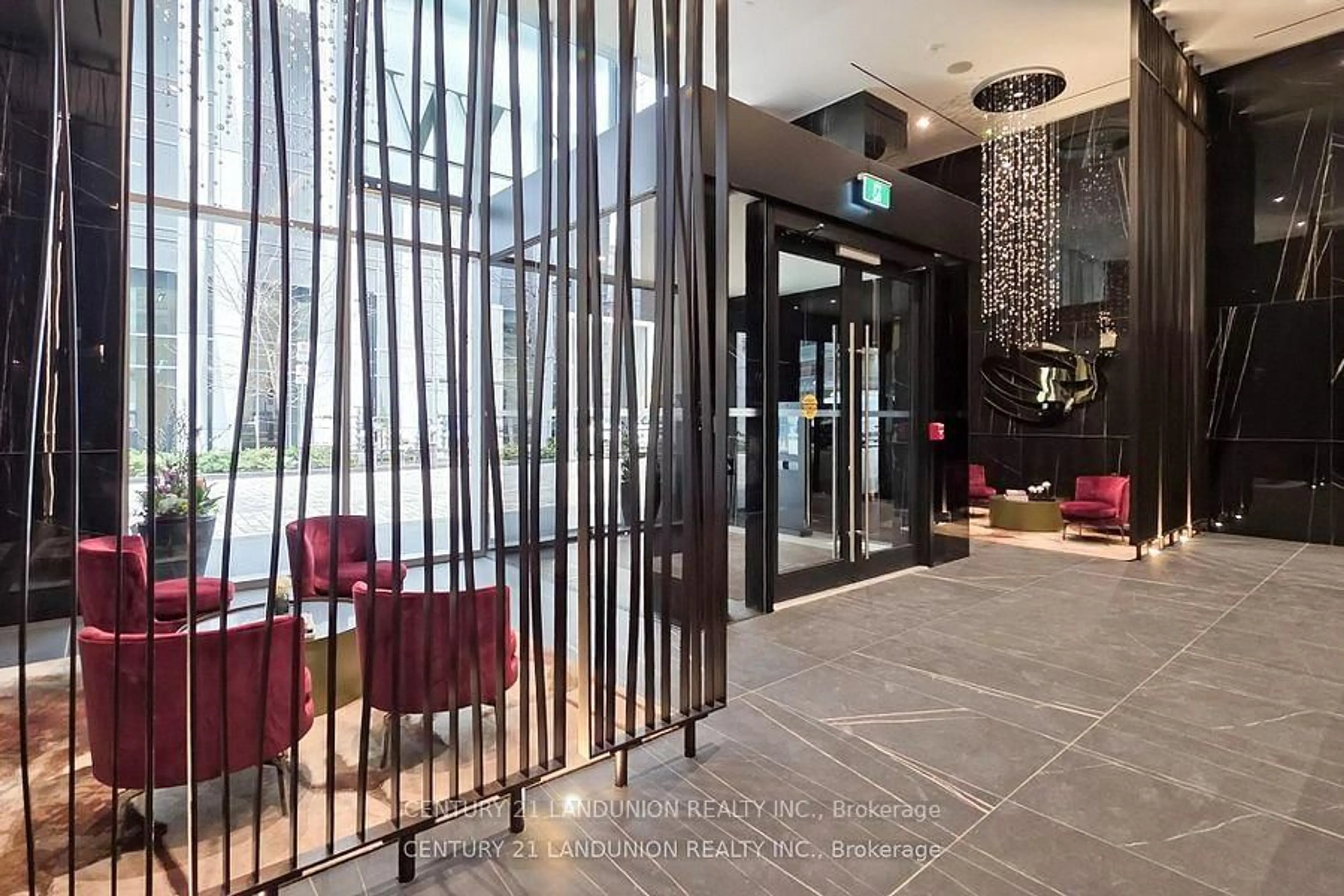 Indoor foyer for 11 Yorkville Ave #LPH3, Toronto Ontario M4W 0B7