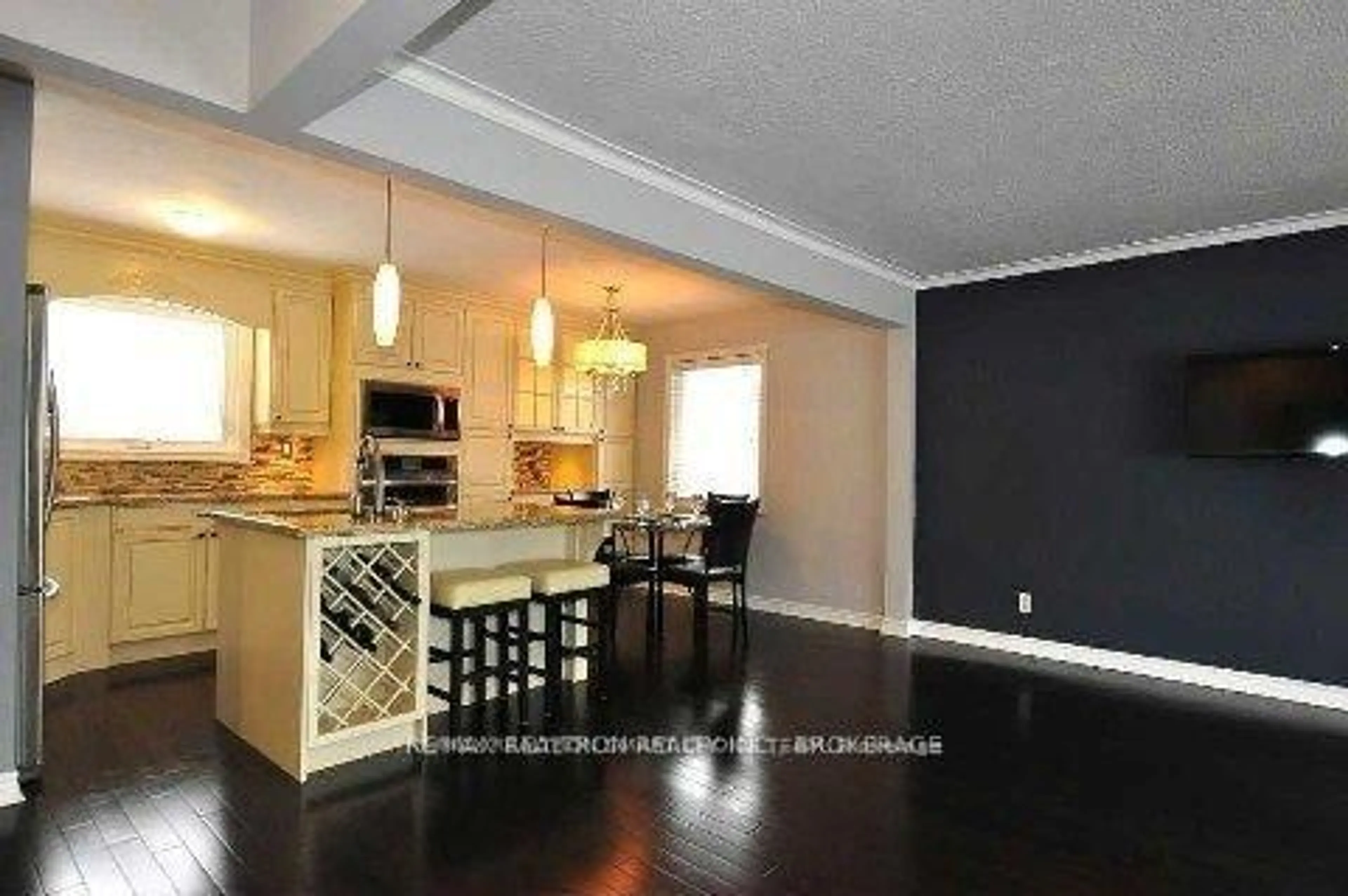 Open concept kitchen, wood/laminate floor for 344 Moore Park Ave, Toronto Ontario M2R 2R6