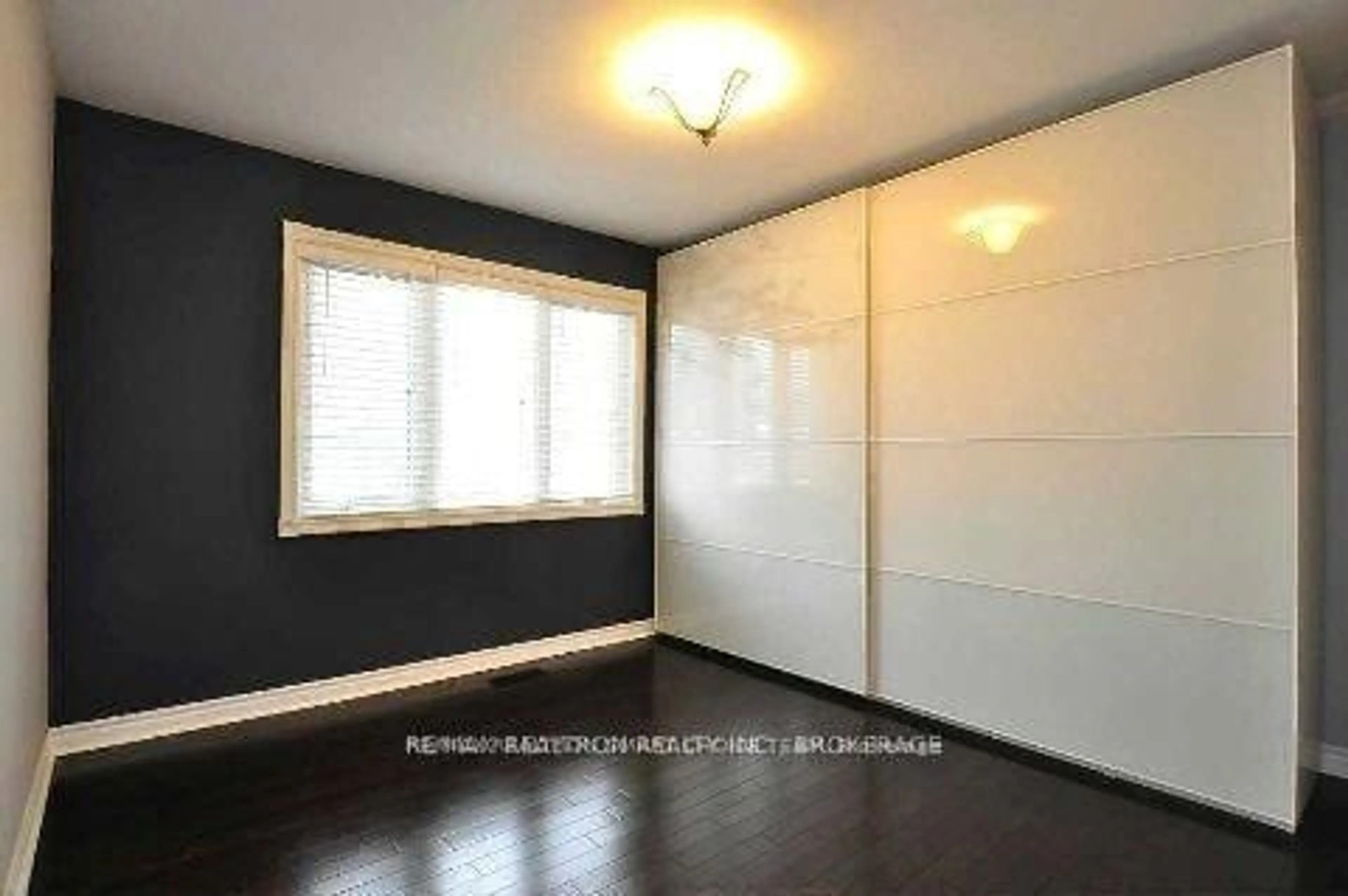 A pic of a room for 344 Moore Park Ave, Toronto Ontario M2R 2R6