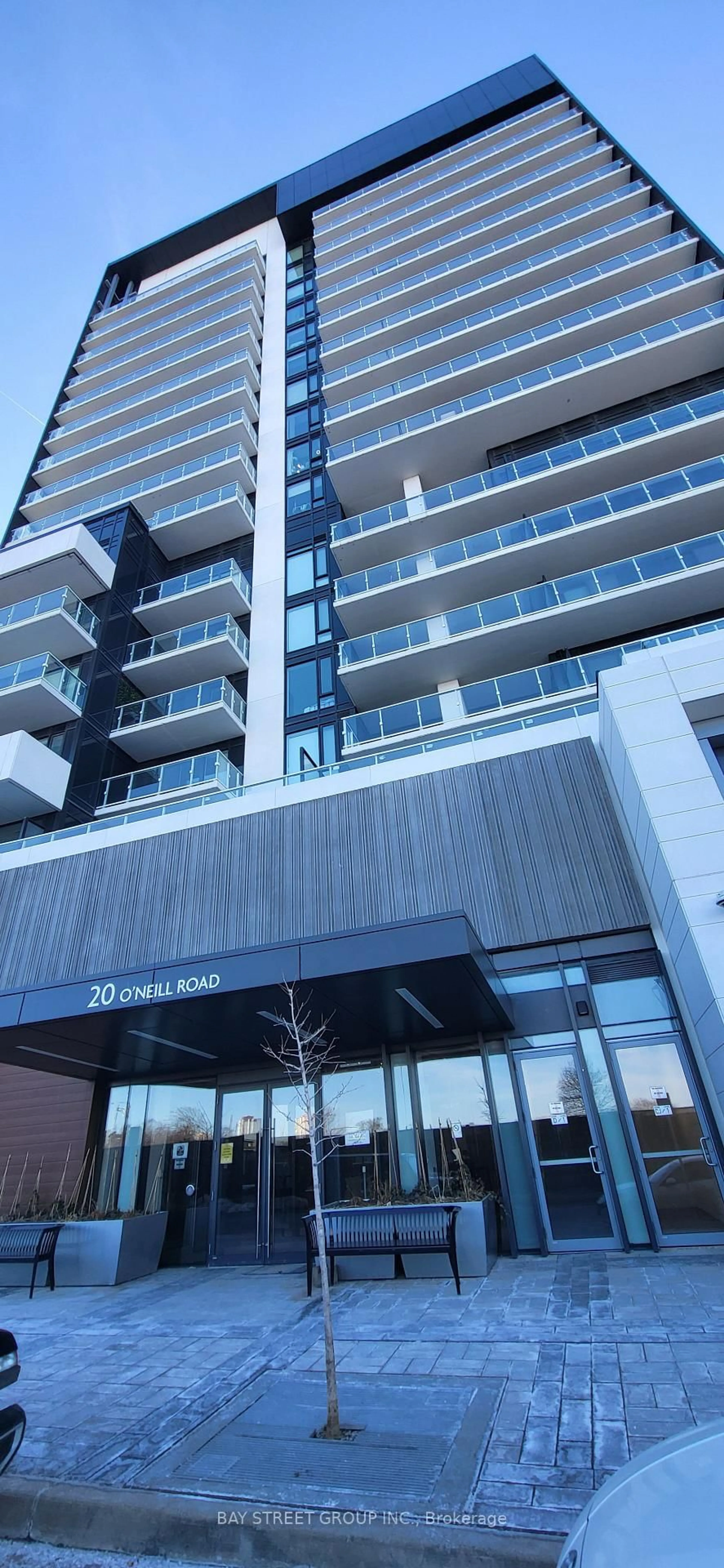 Indoor foyer for 20 O'Neill Rd #424, Toronto Ontario M3C 0R2