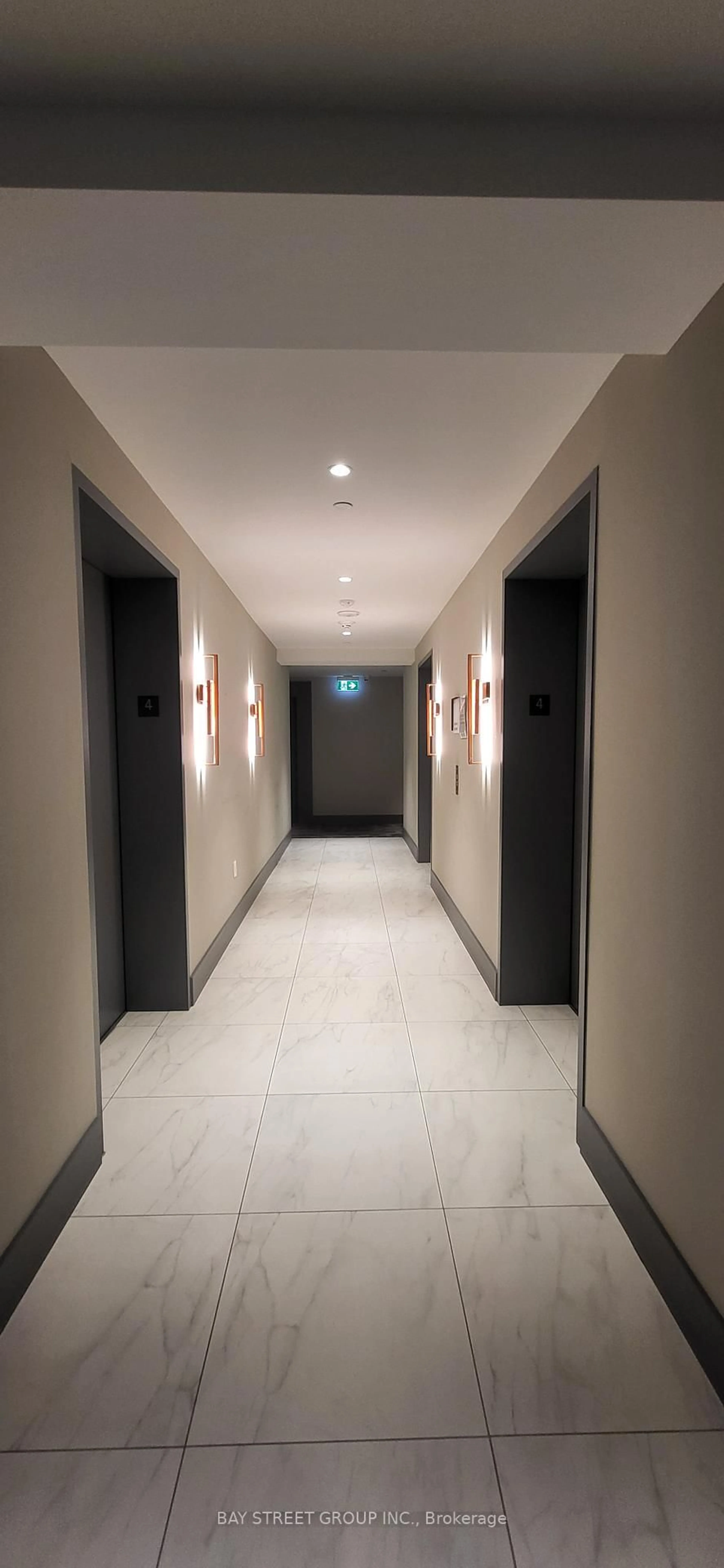 Indoor foyer for 20 O'Neill Rd #424, Toronto Ontario M3C 0R2