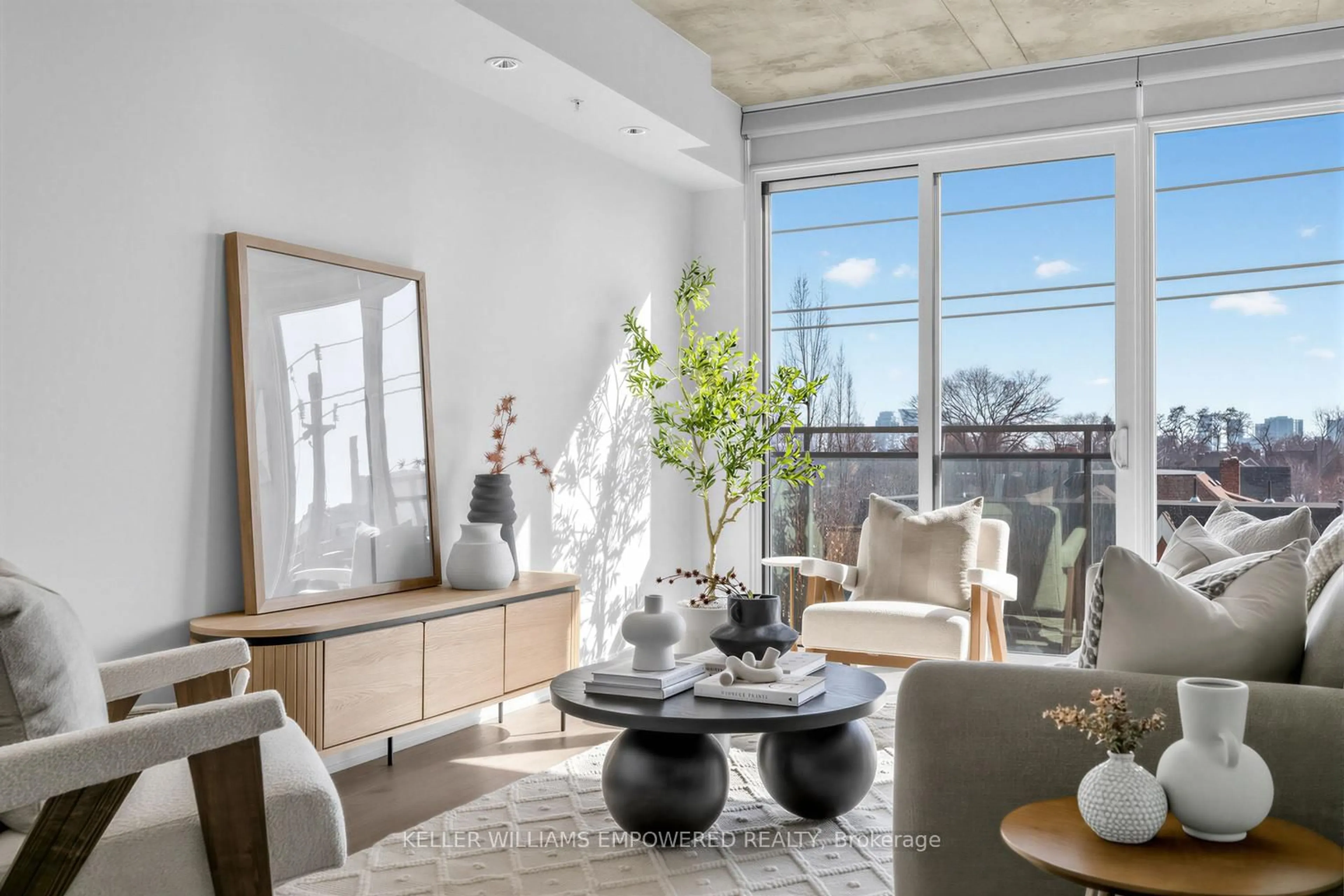 Unknown for 130 Rusholme Rd #406, Toronto Ontario M6H 1A7