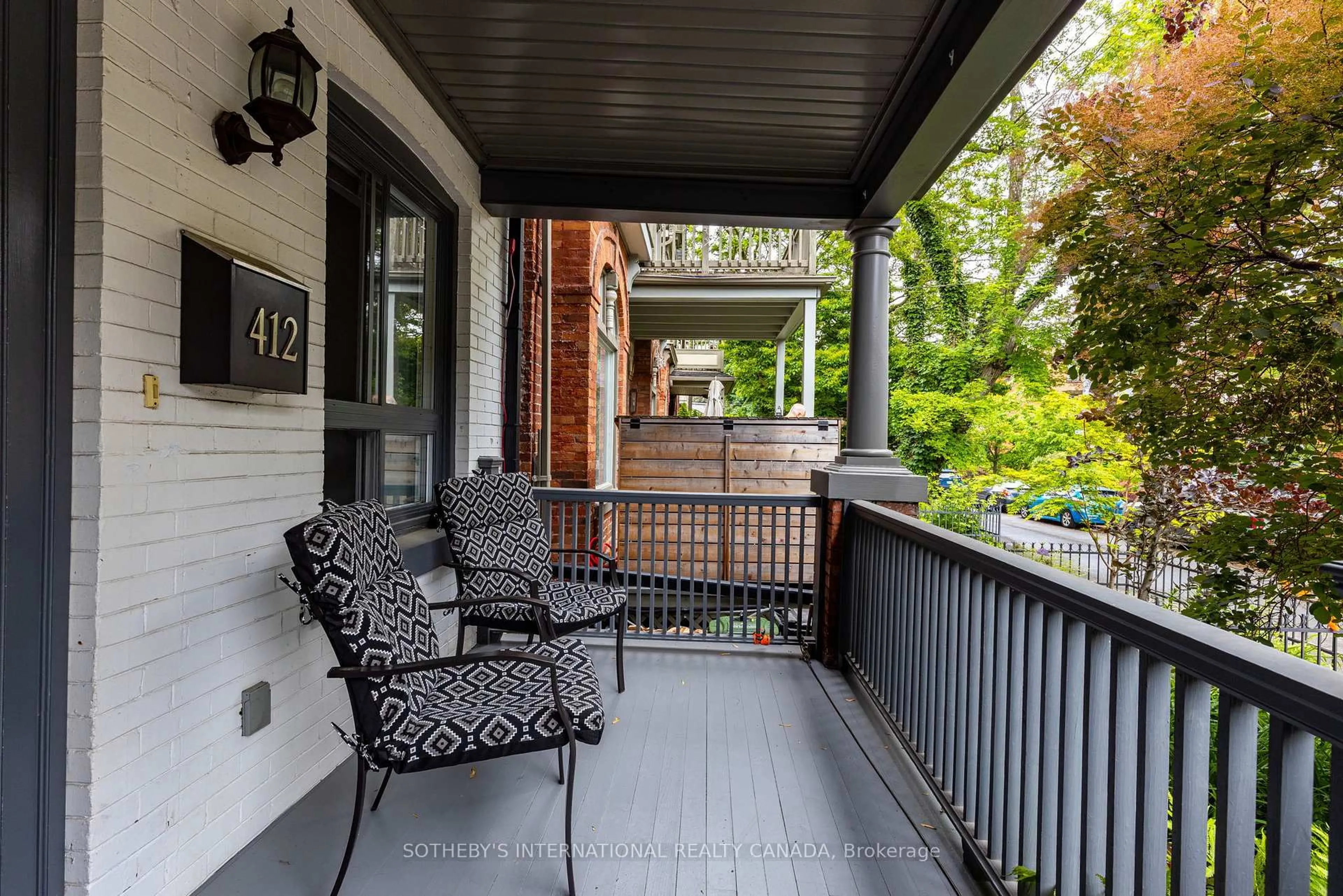 Patio, street for 412 Wellesley St, Toronto Ontario M4X 1H6