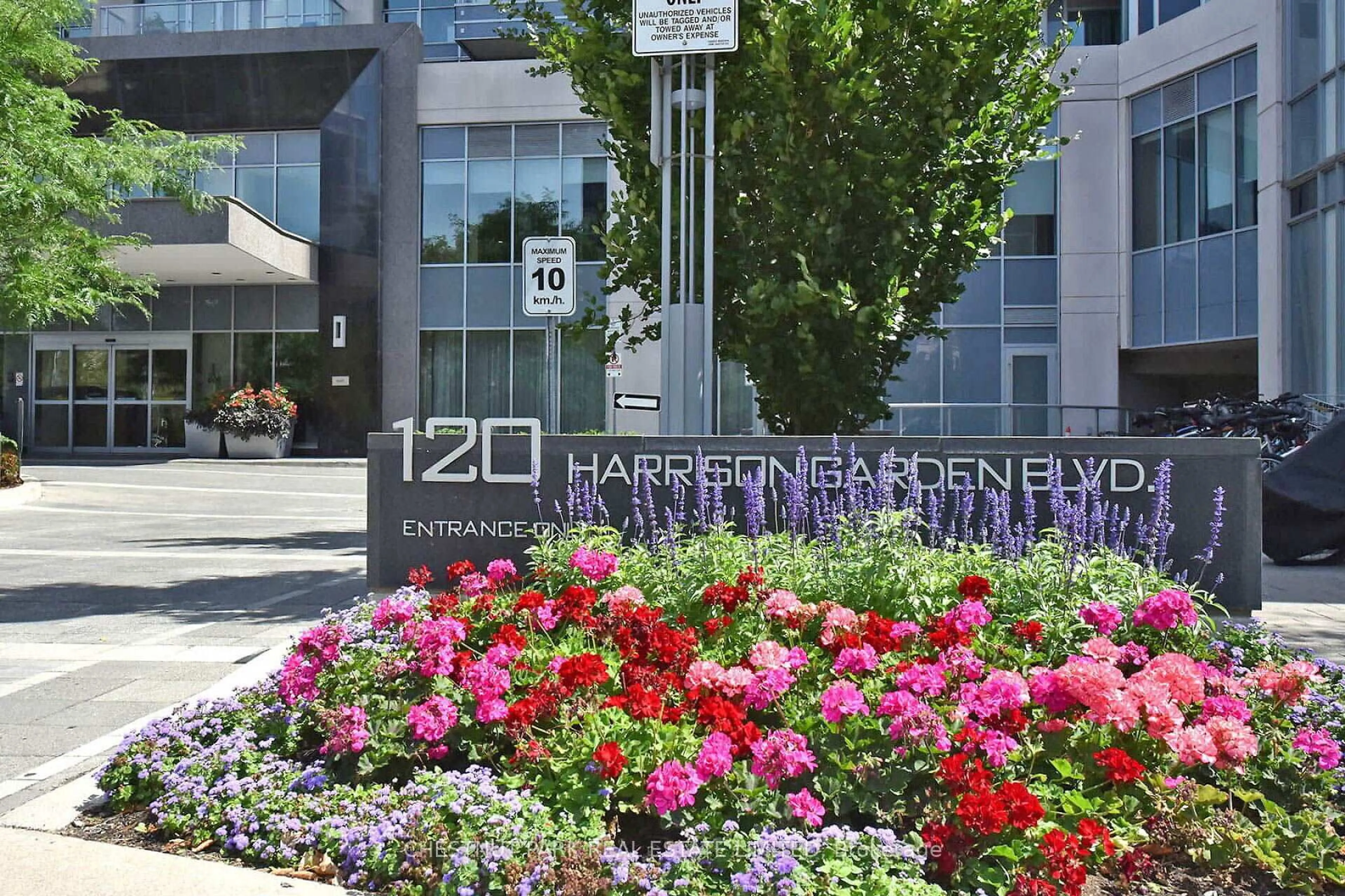 Patio, street for 120 Harrison Garden Blvd #1801, Toronto Ontario M2N 0C2