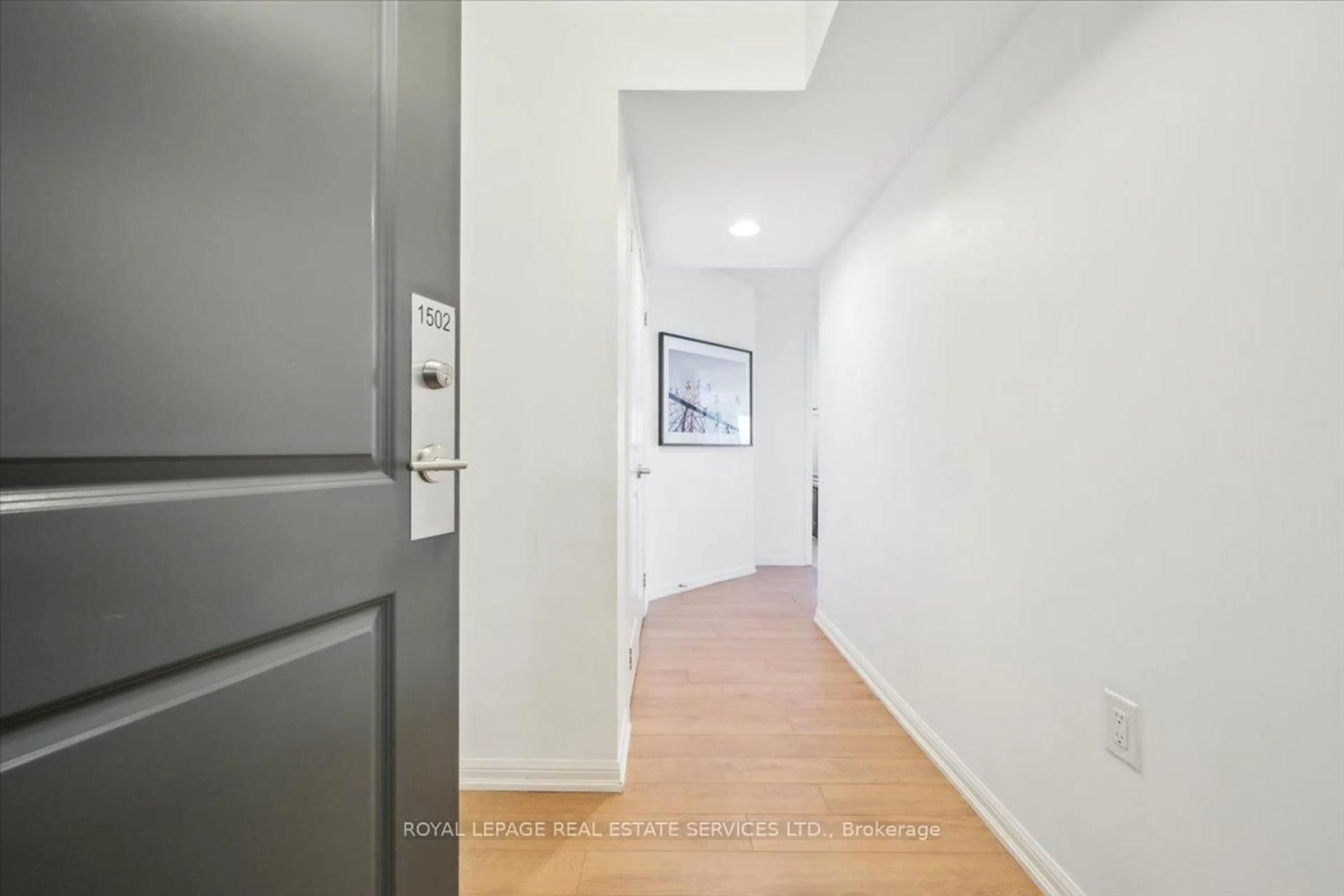 Indoor entryway for 125 Western Battery Rd #1502, Toronto Ontario M6K 3R8