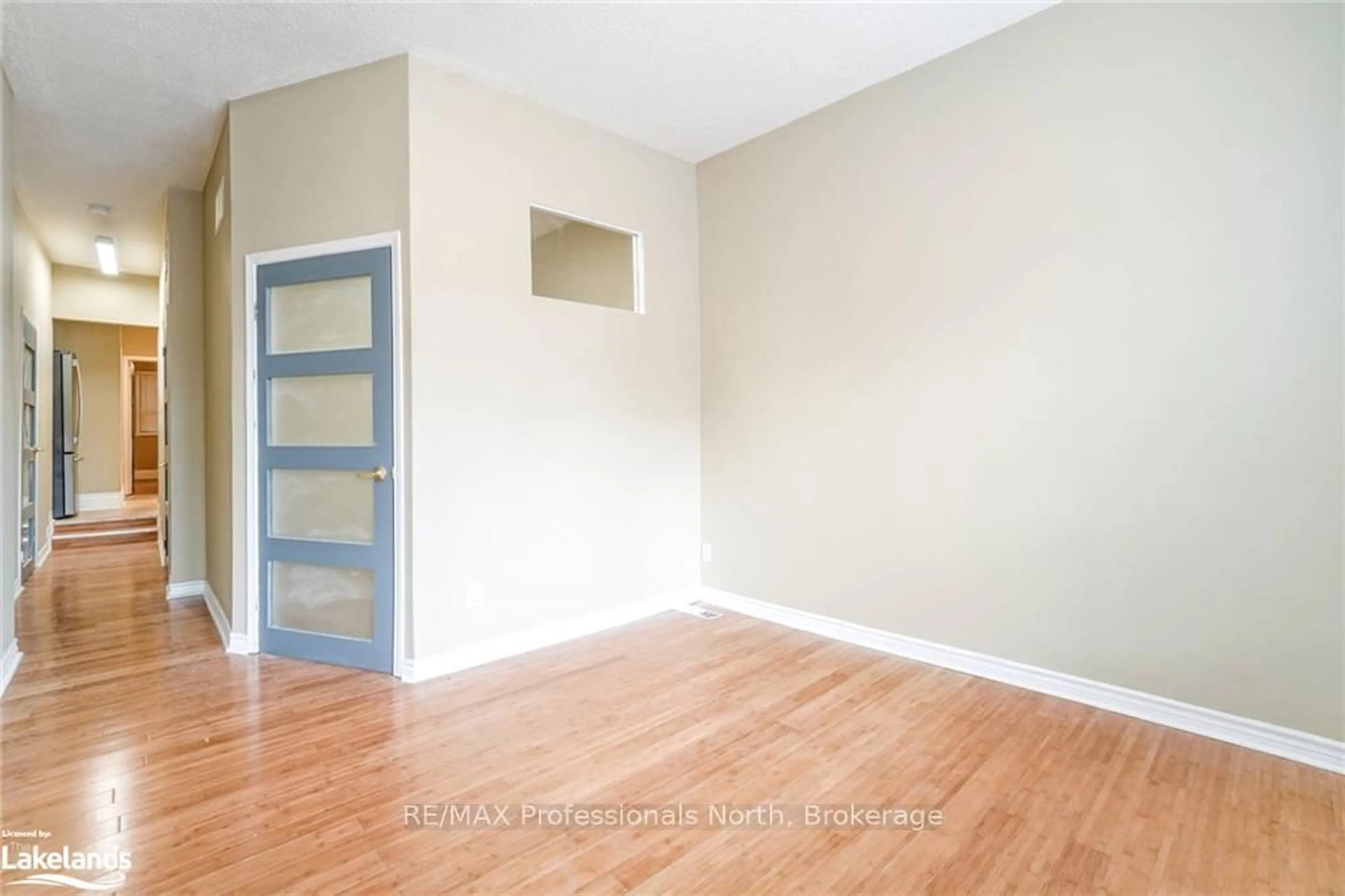 A pic of a room for 214 Gerrard St, Toronto Ontario M5A 2E6