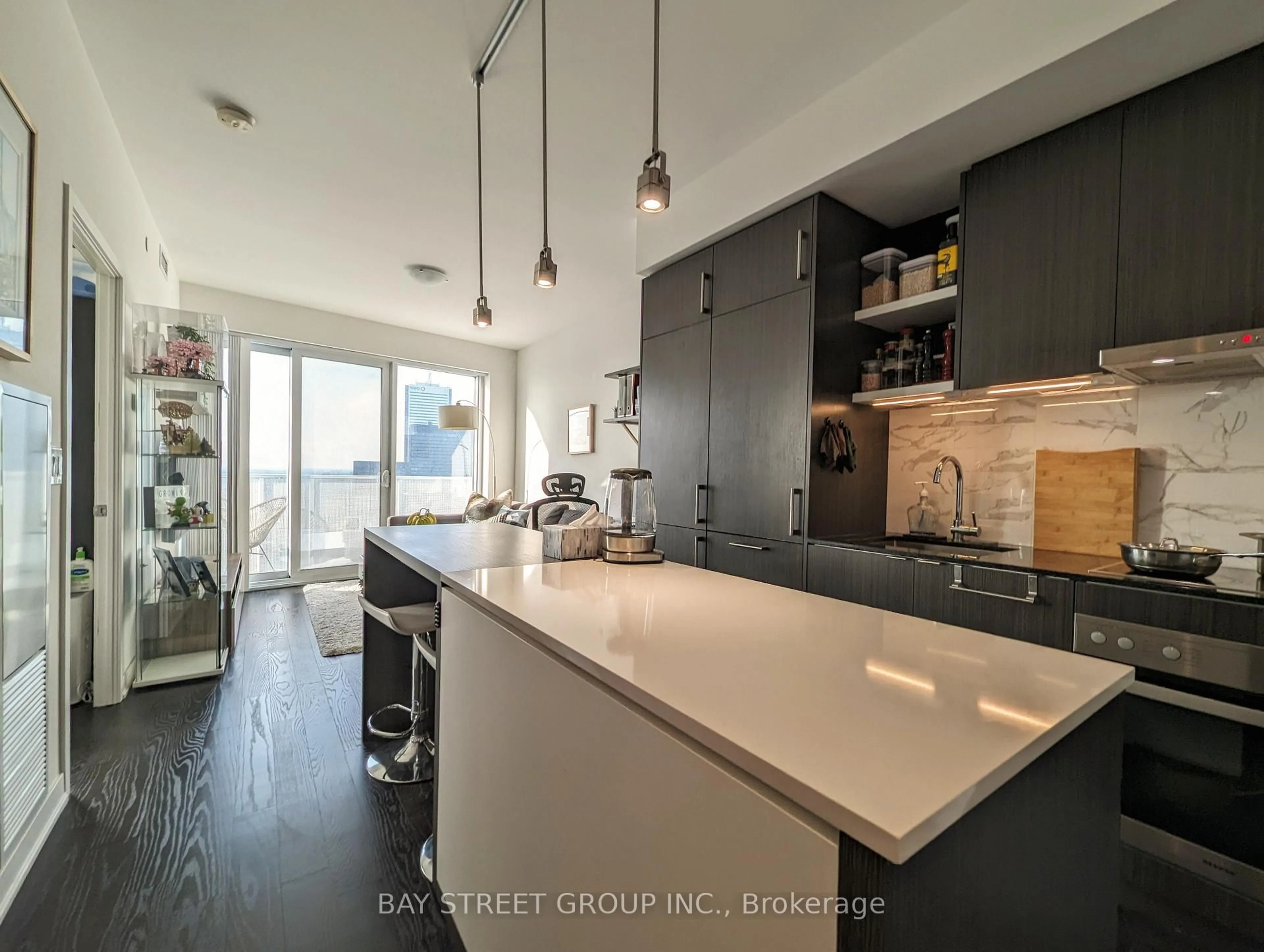 Open concept kitchen, unknown for 100 Harbour St #6103, Toronto Ontario M5J 0B5