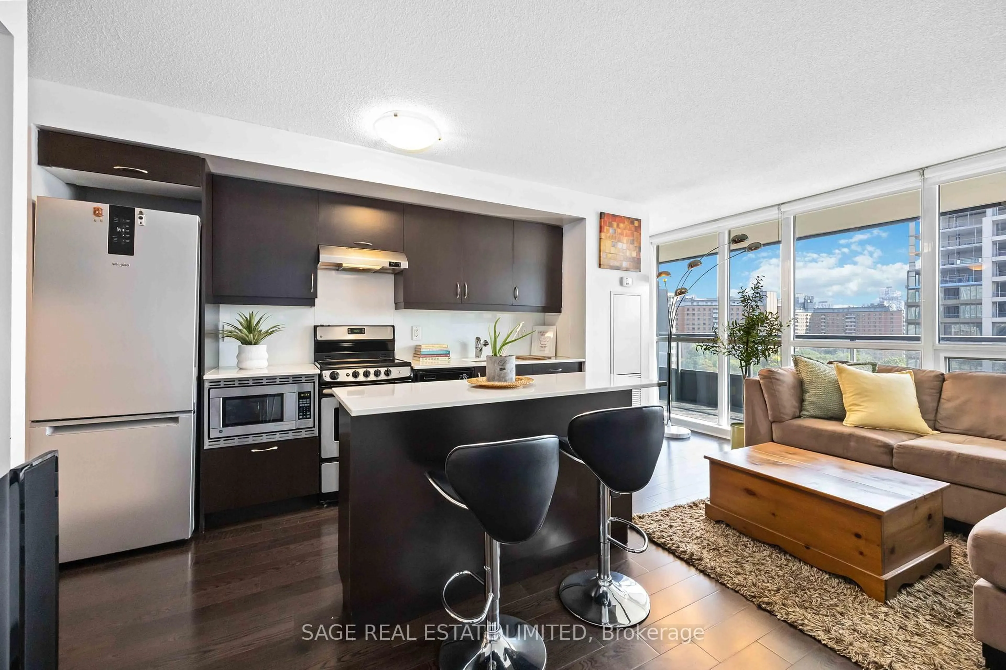 Open concept kitchen, unknown for 320 Richmond St #1115, Toronto Ontario M5A 2R3