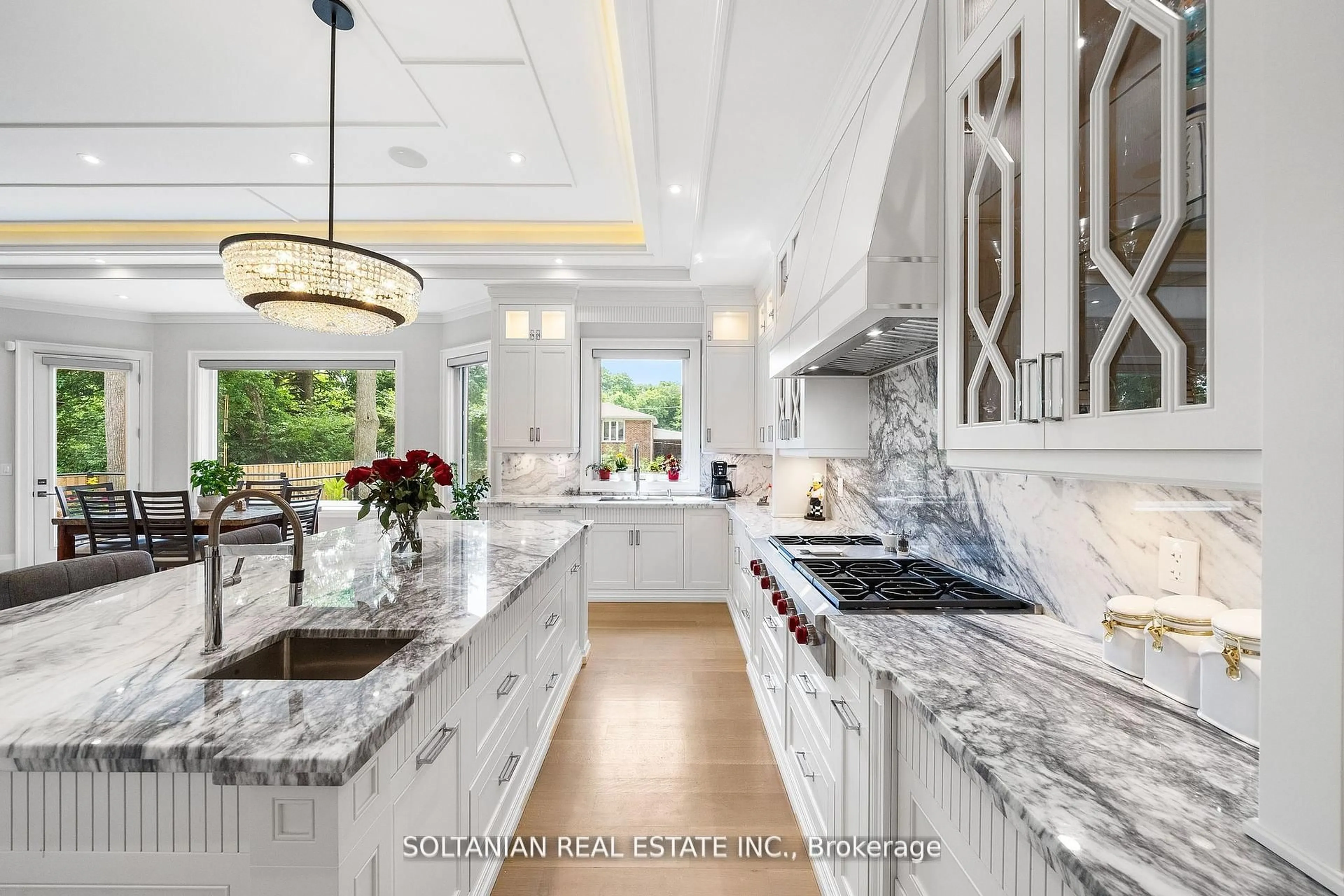 Open concept kitchen, ceramic/tile floor for 319 Betty Ann Dr, Toronto Ontario M2R 1B4