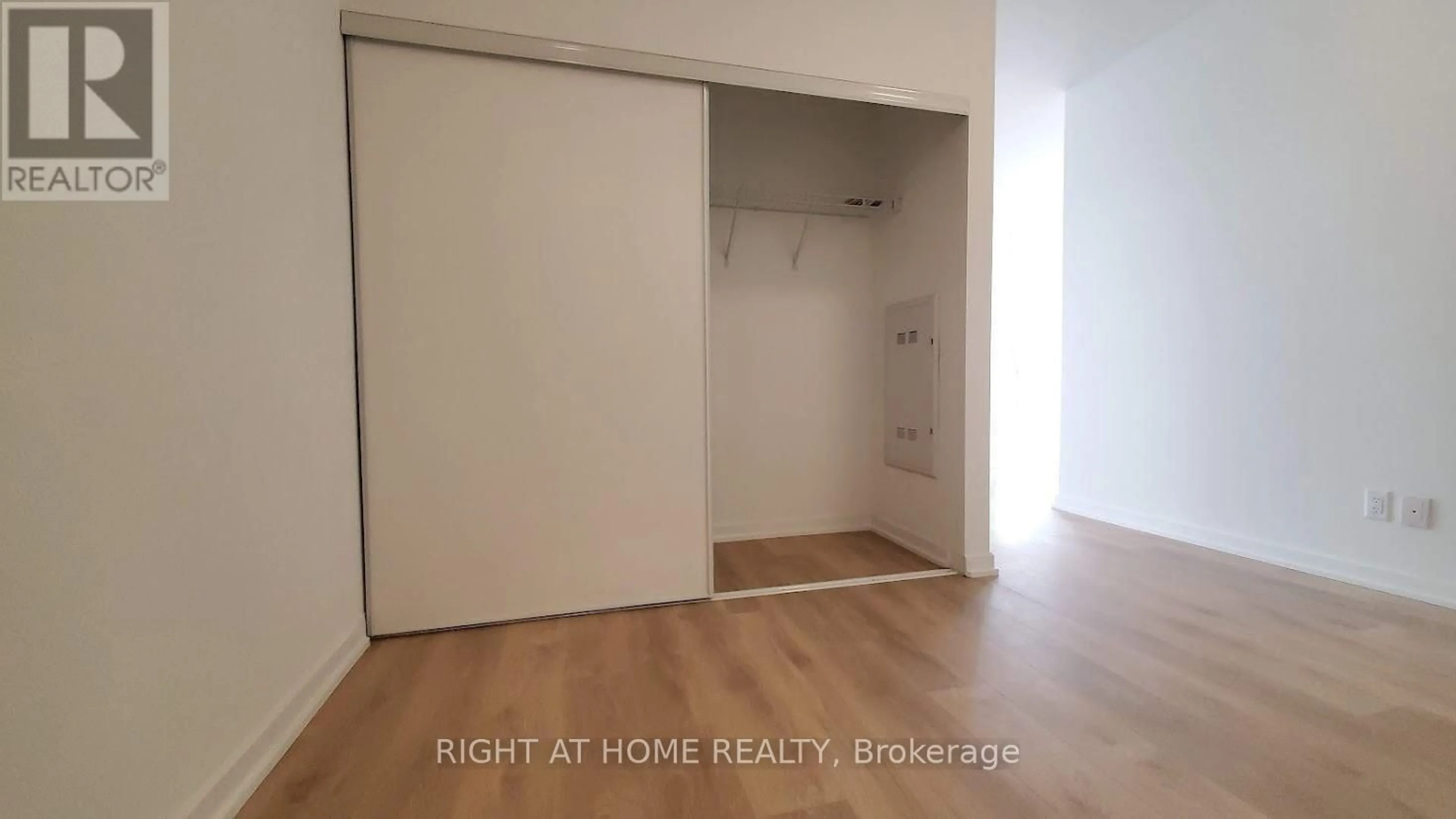 A pic of a room for 38 Forest Manor Rd #2407, Toronto Ontario M2J 0H4