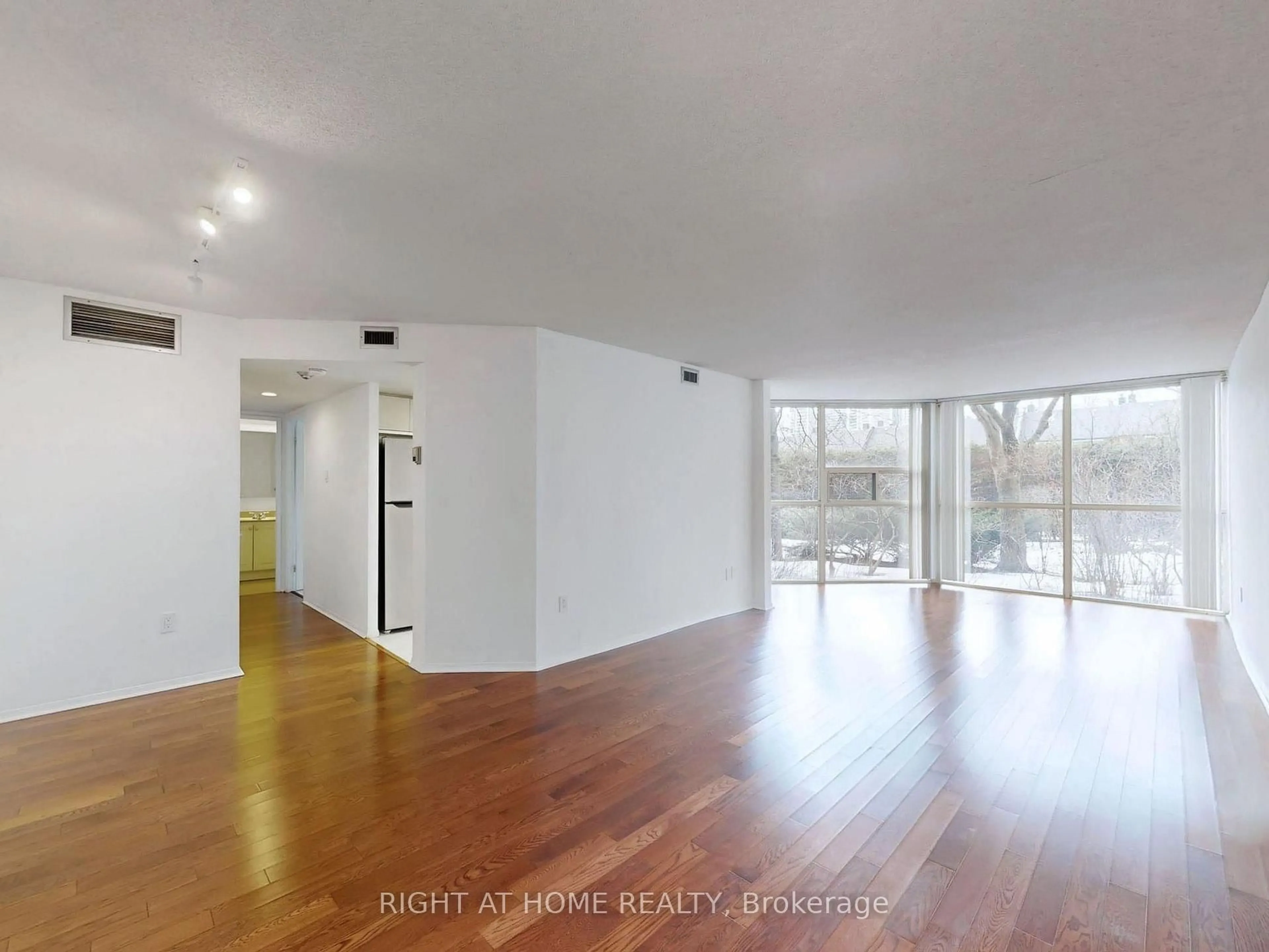 A pic of a room for 701 King St #107, Toronto Ontario M5V 2W7