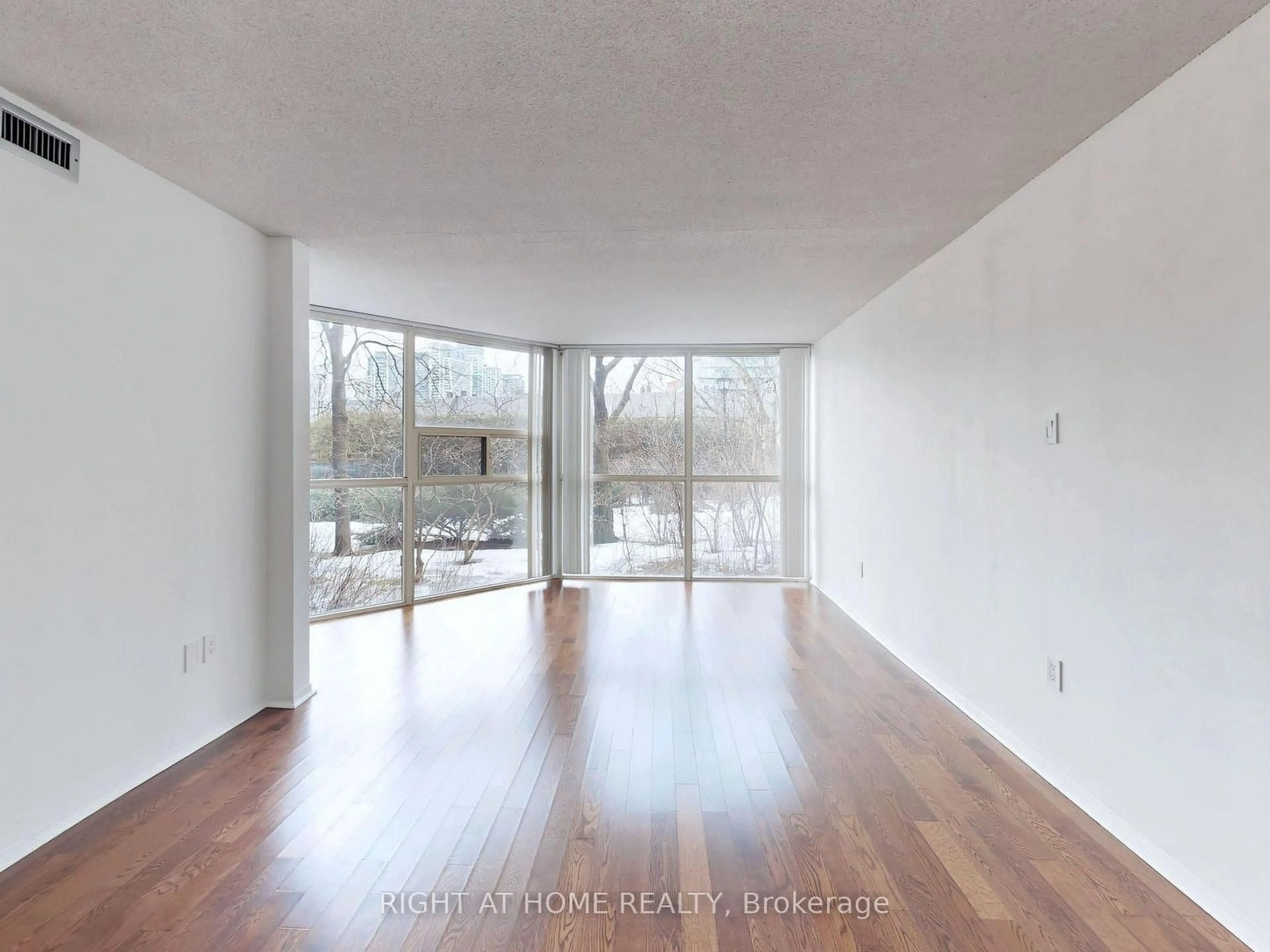 Unknown for 701 King St #107, Toronto Ontario M5V 2W7