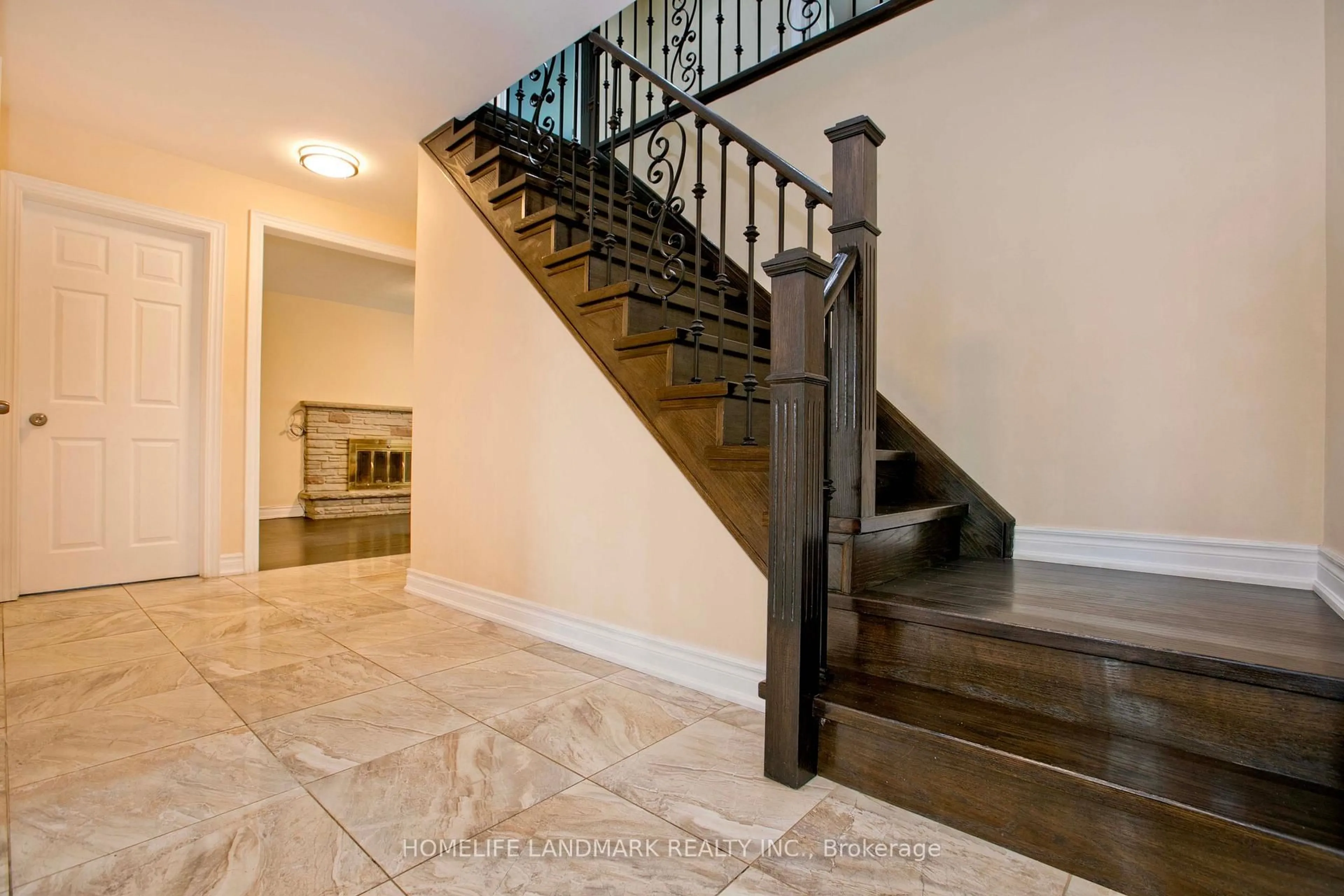 Stairs for 157 Pleasant View Dr, Toronto Ontario M2J 3R3
