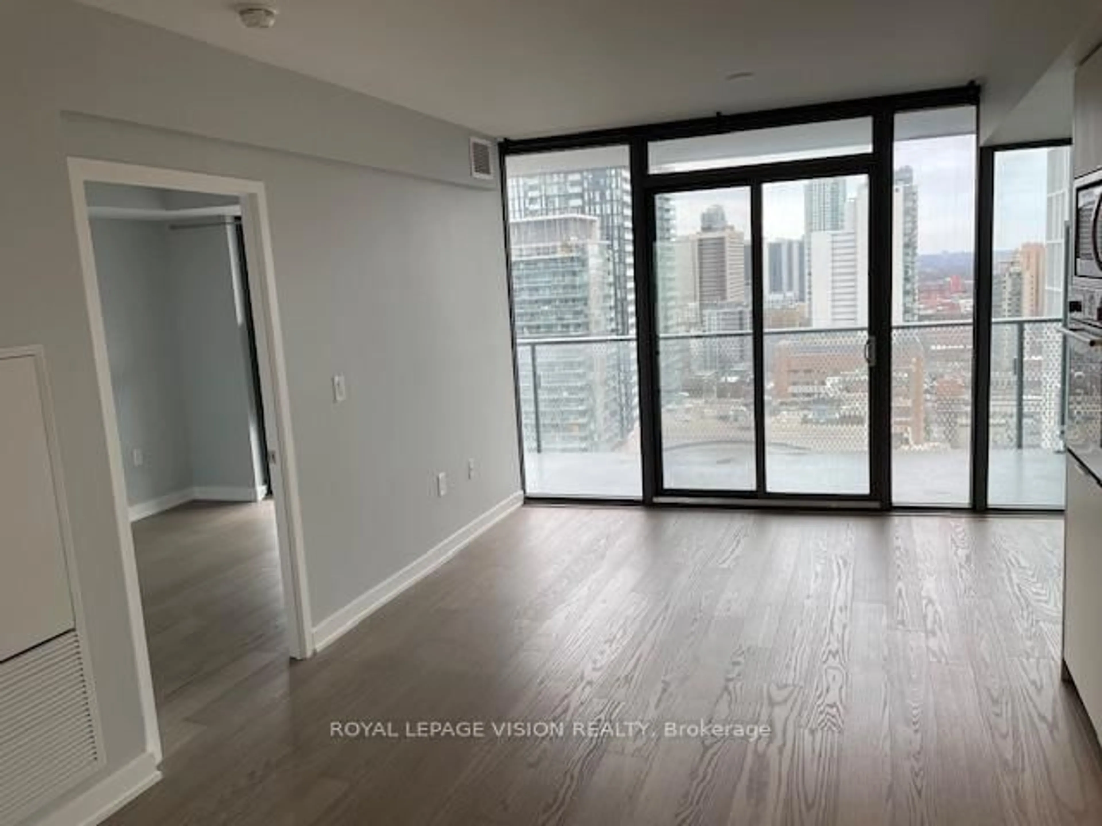 A pic of a room for 11 Wellesley St #1701, Toronto Ontario M4Y 0G4
