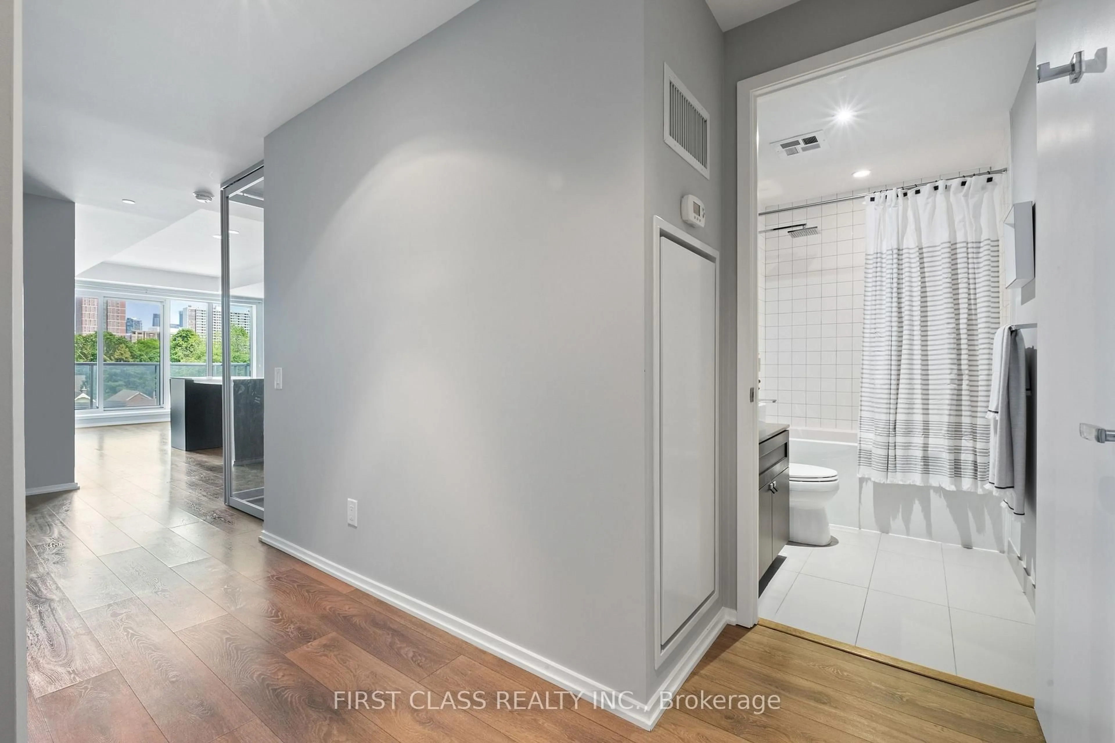 A pic of a room for 783 Bathurst St #413, Toronto Ontario M5S 0A8