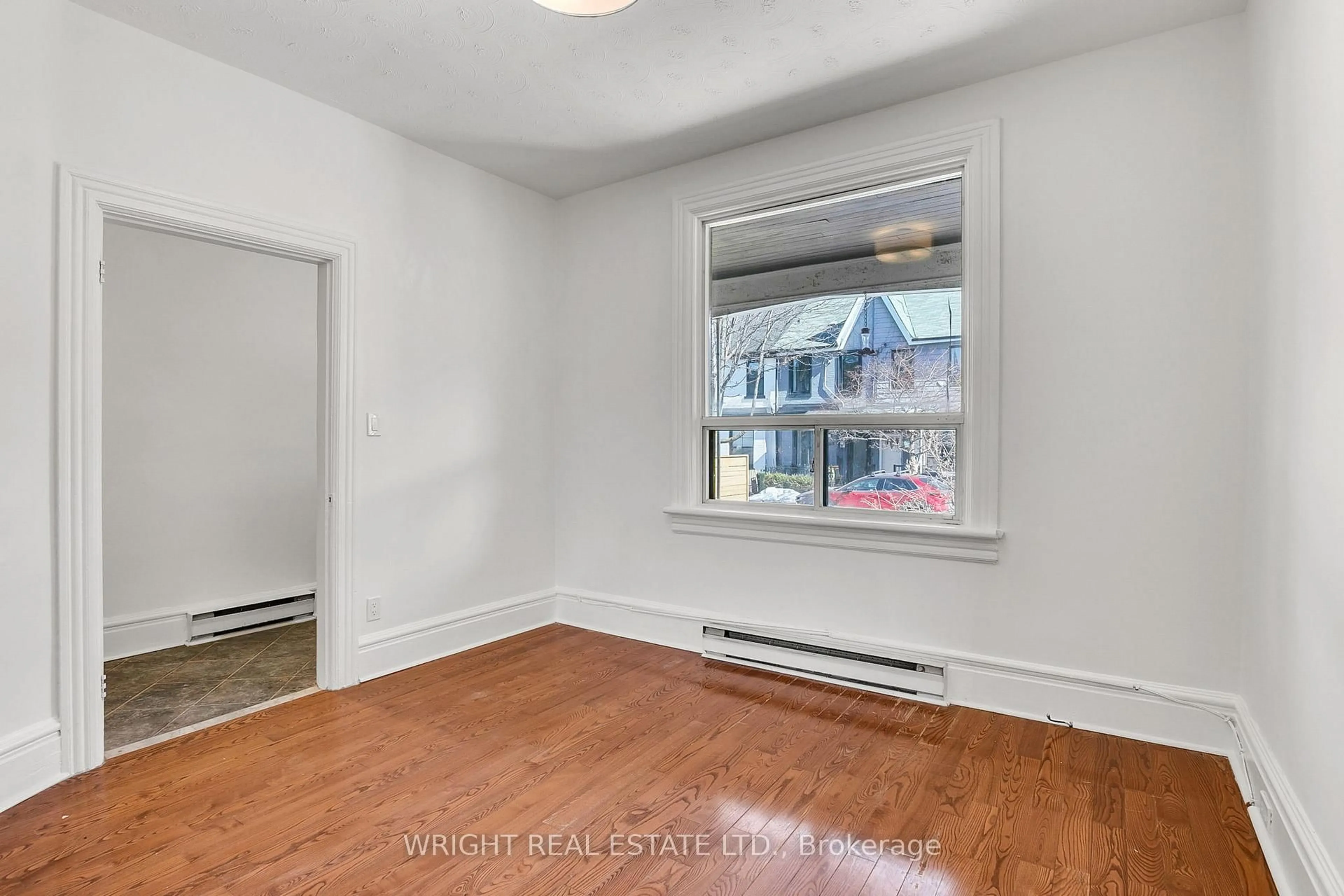 A pic of a room for 268 Claremont St, Toronto Ontario M6J 2N3