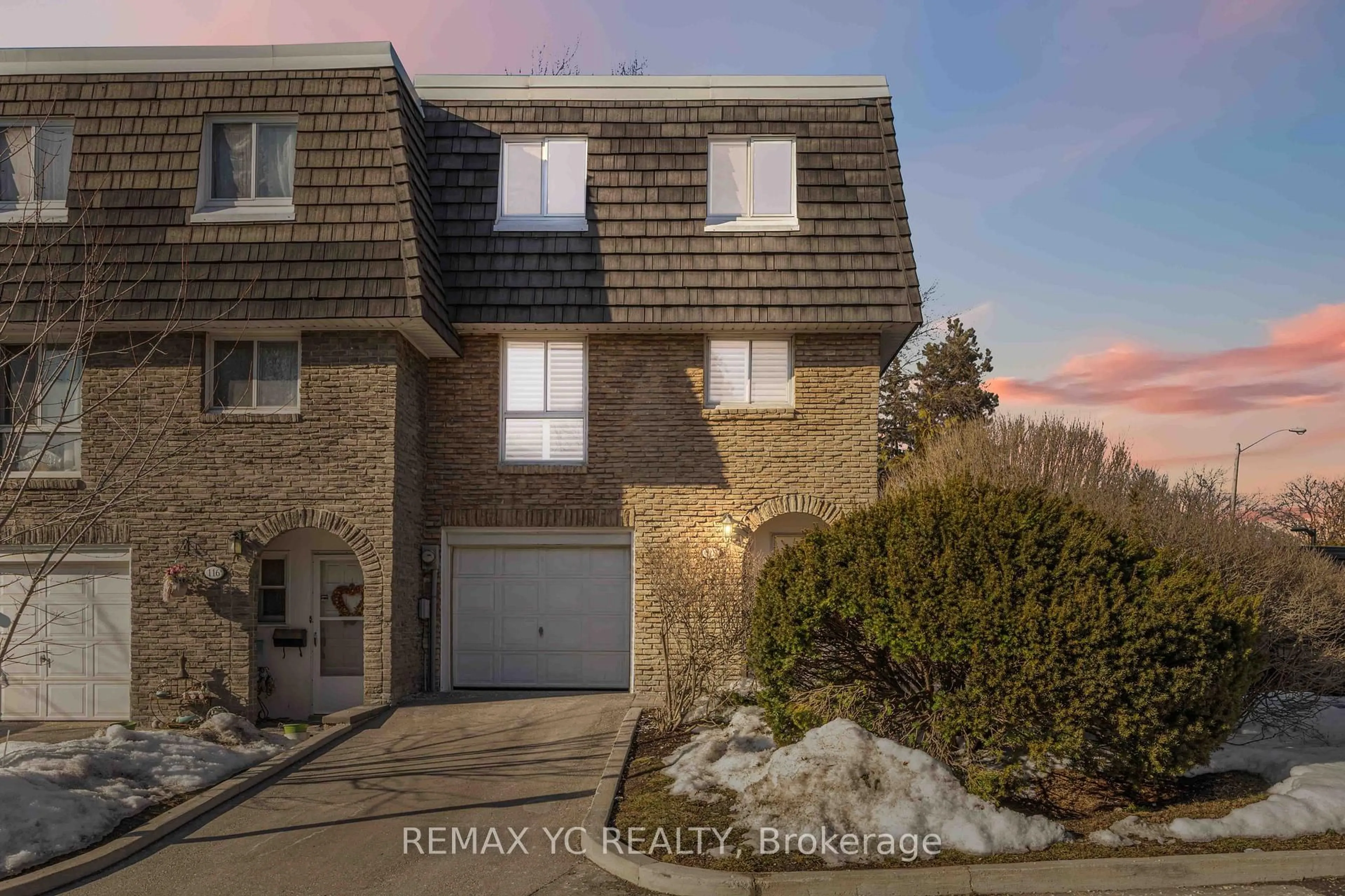 Home with brick exterior material, street for 118 Tangle Briarway, Toronto Ontario M2J 2M4