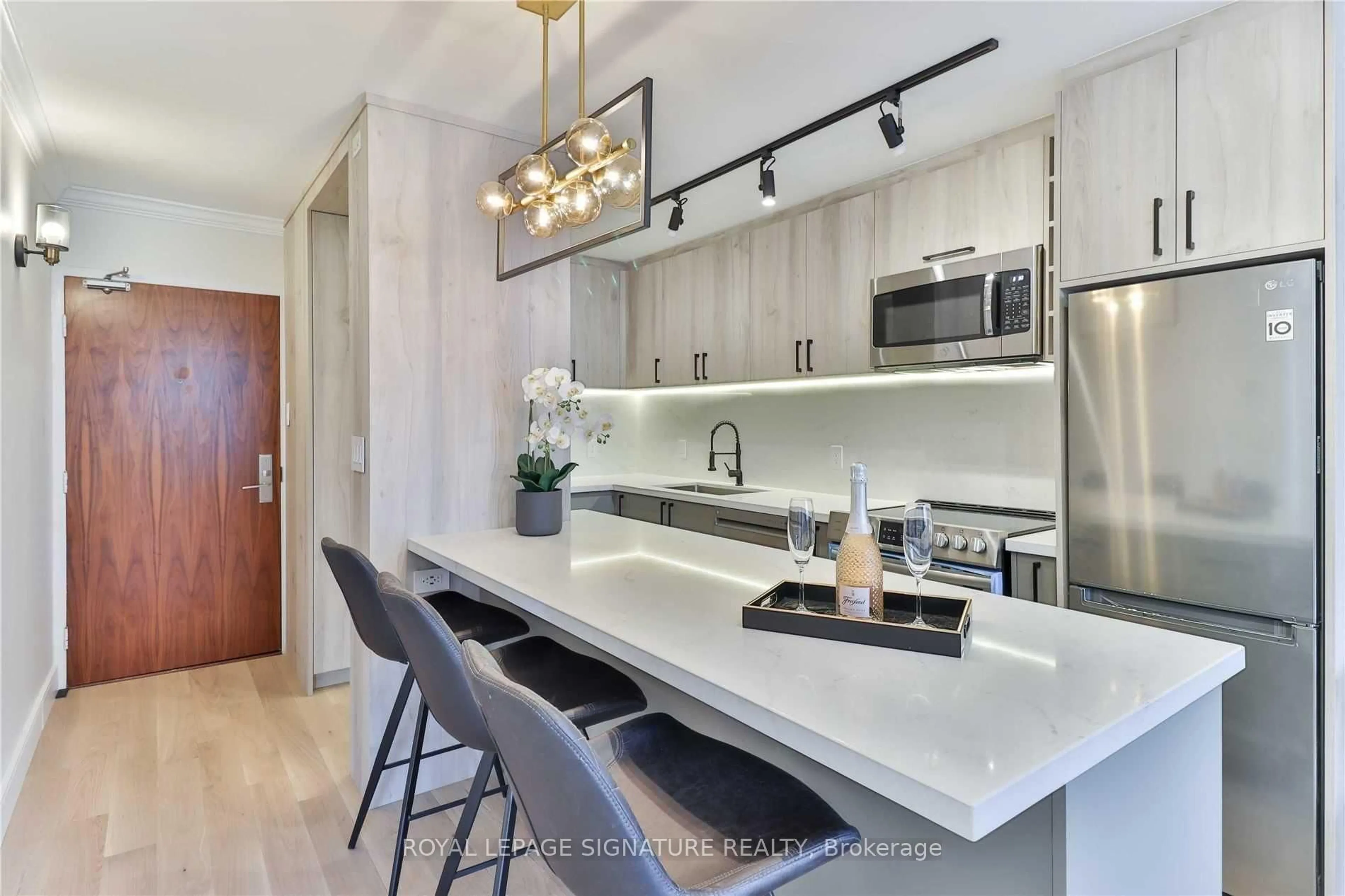 Contemporary kitchen, ceramic/tile floor for 914 Yonge St #1504, Toronto Ontario M4W 3C8