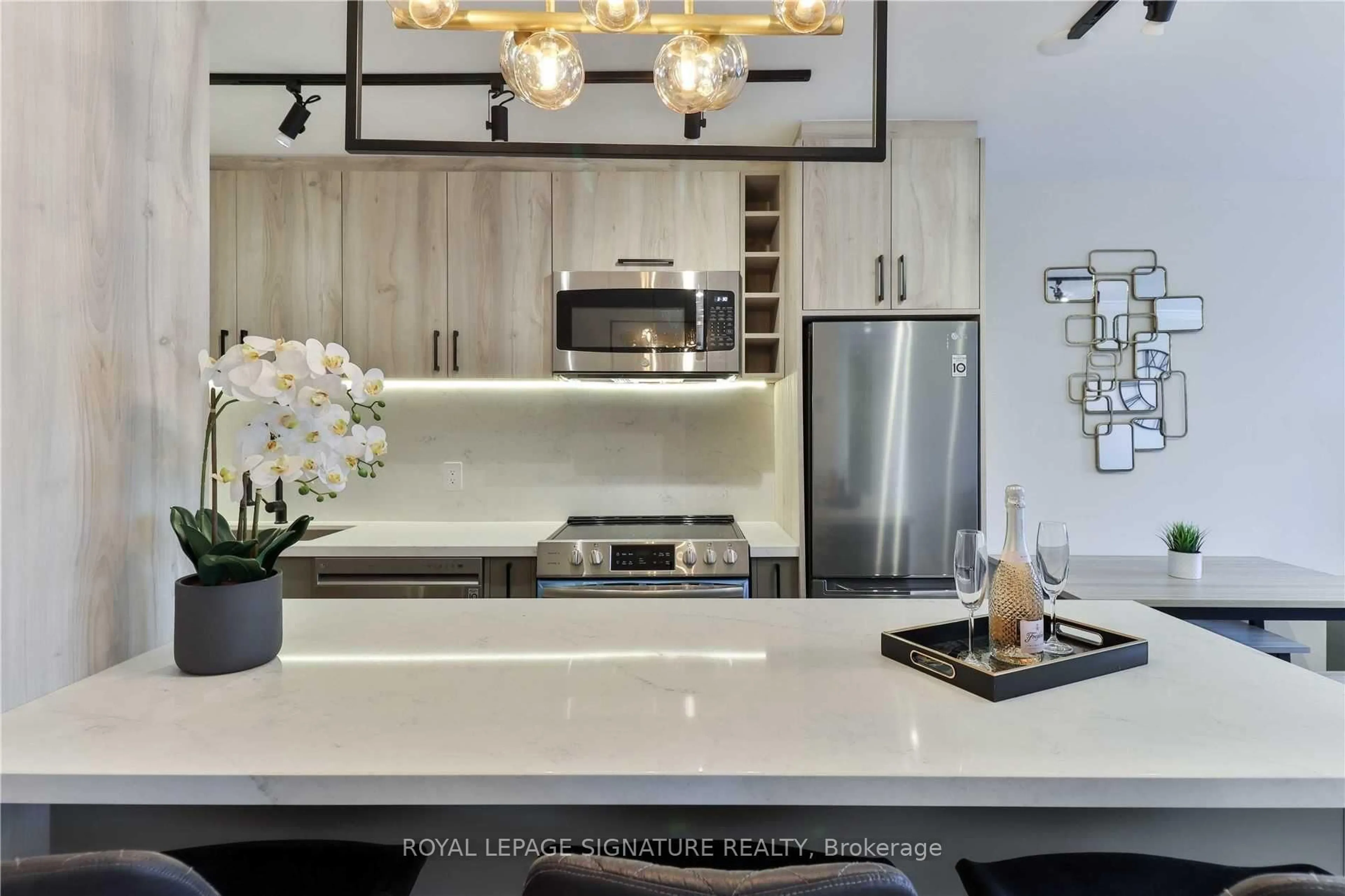 Contemporary kitchen, ceramic/tile floor for 914 Yonge St #1504, Toronto Ontario M4W 3C8