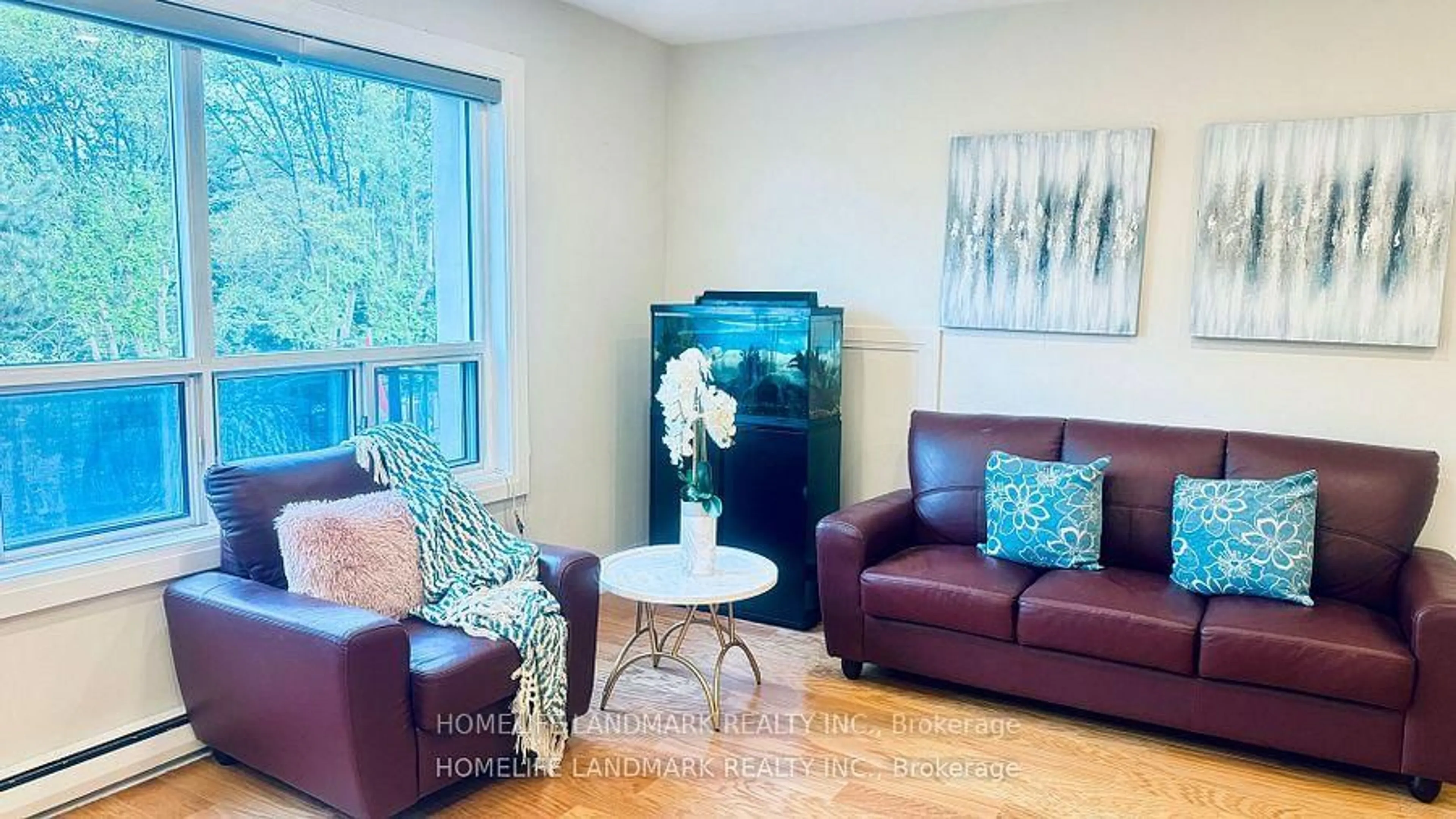 Living room with furniture, unknown for 5879 Bathurst St #213, Toronto Ontario M2R 1Y7