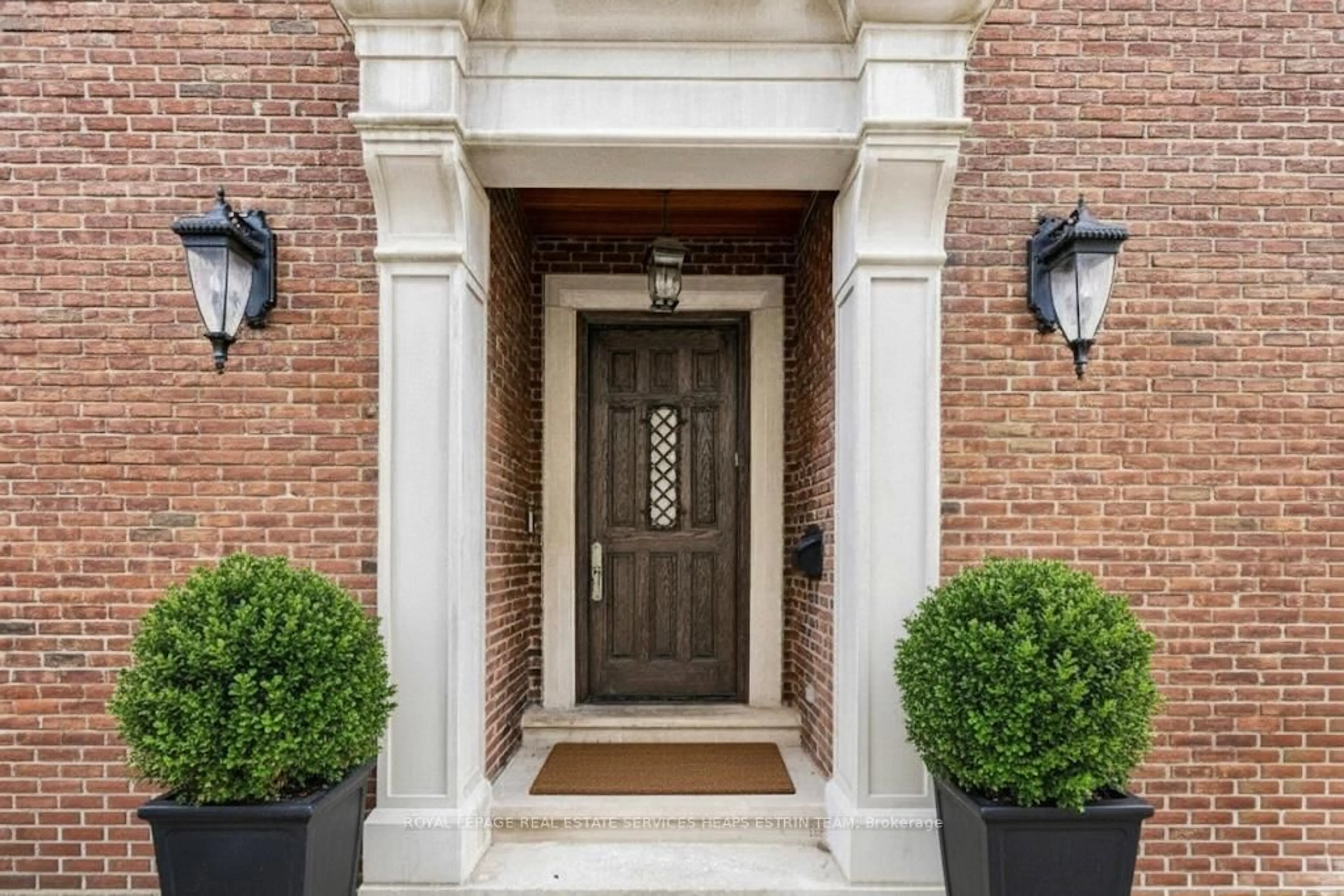 Indoor entryway for 243 Rose Park Dr, Toronto Ontario M4T 1R6