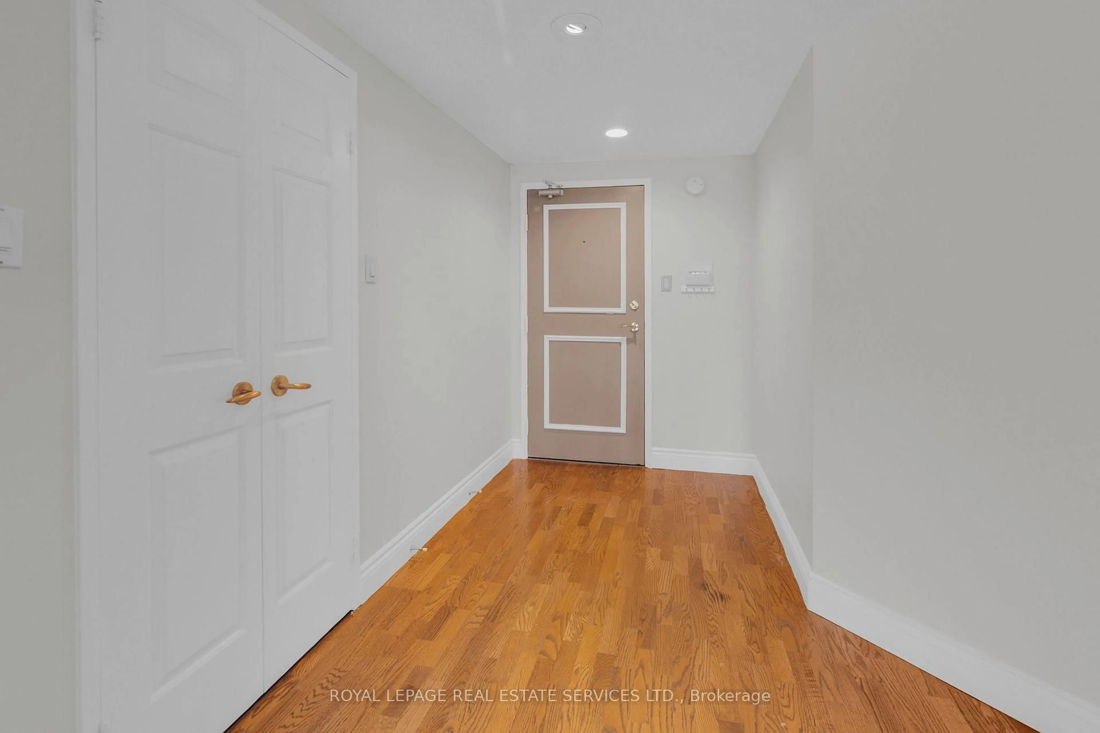 A pic of a room for 130 Carlton St #609, Toronto Ontario M5A 4K3