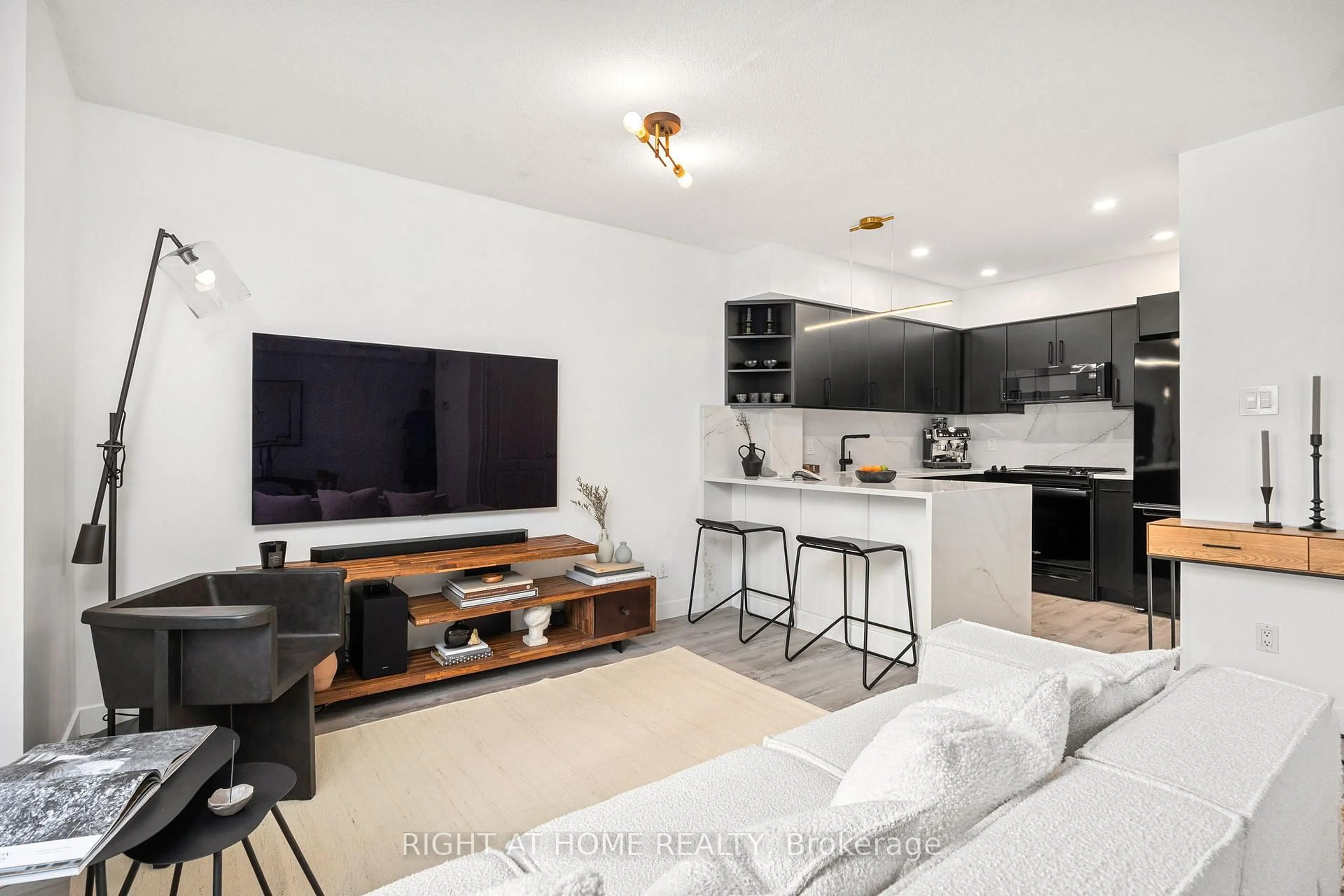 Unknown for 43 Sudbury St #4304, Toronto Ontario M6J 3W6