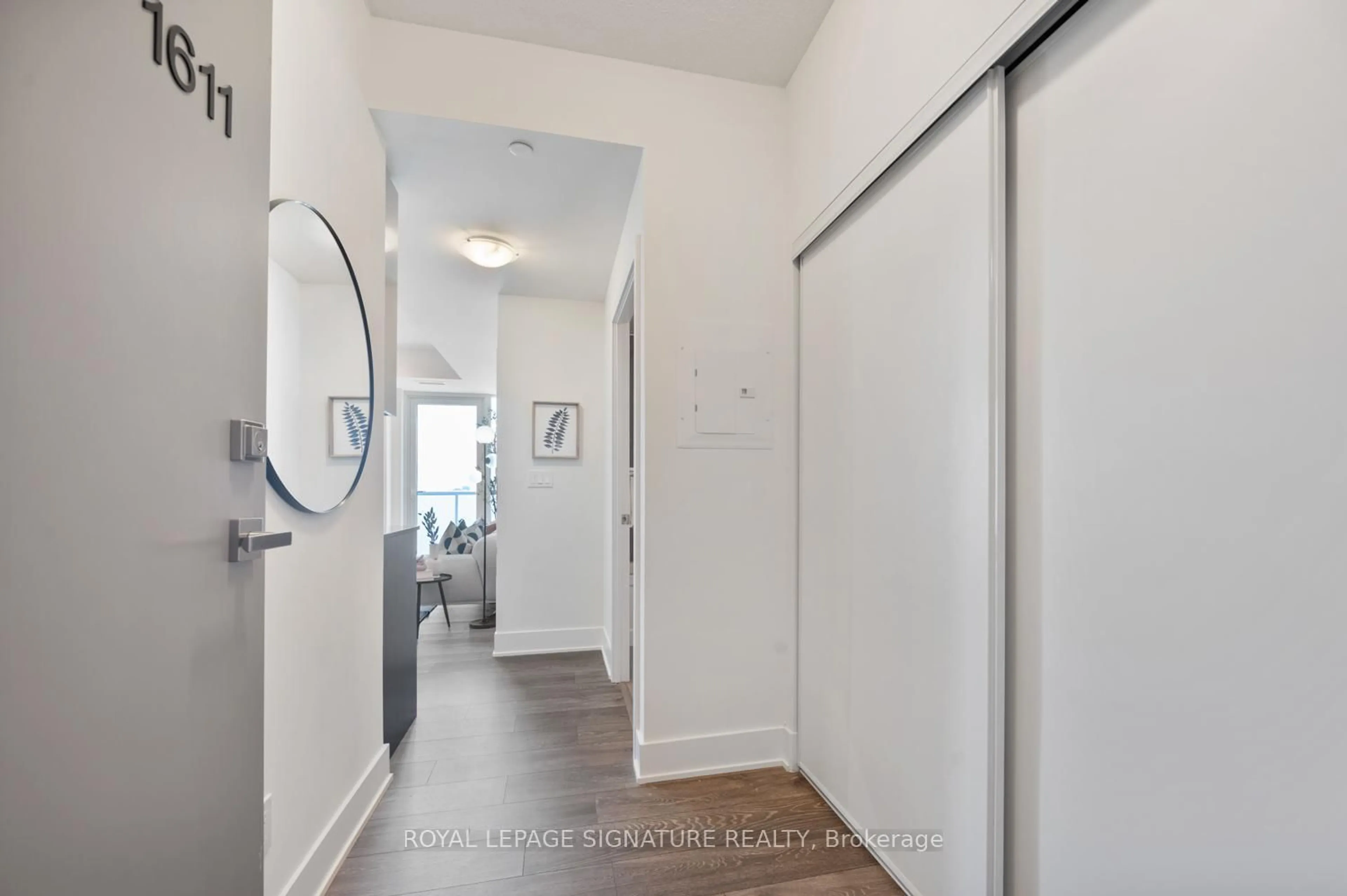 Indoor entryway for 188 Fairview Mall Dr #1611, Toronto Ontario M2J 0H7