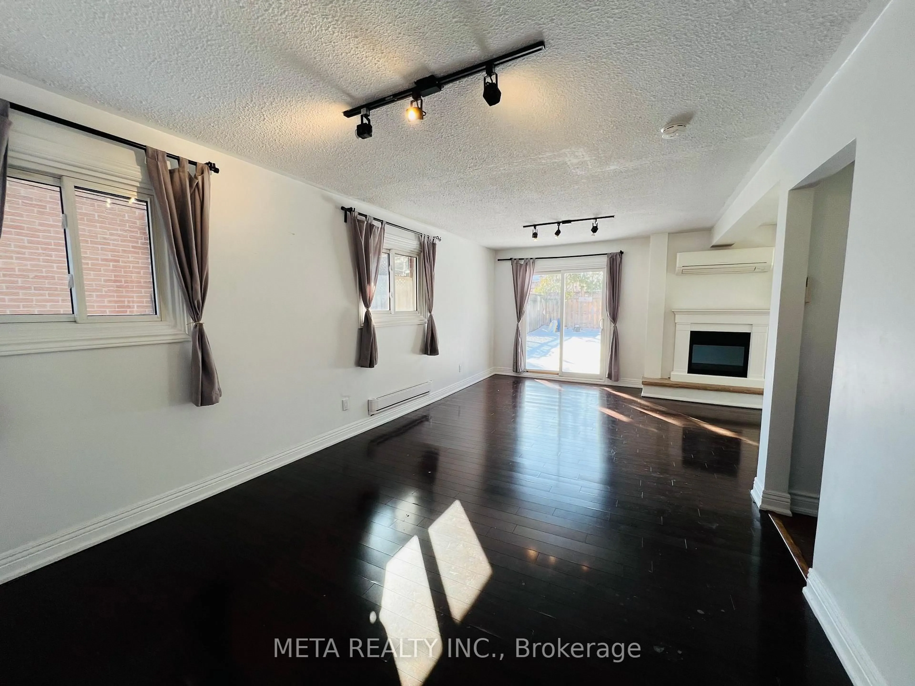 A pic of a room for 143 Silas Hill Dr, Toronto Ontario M2J 2X8