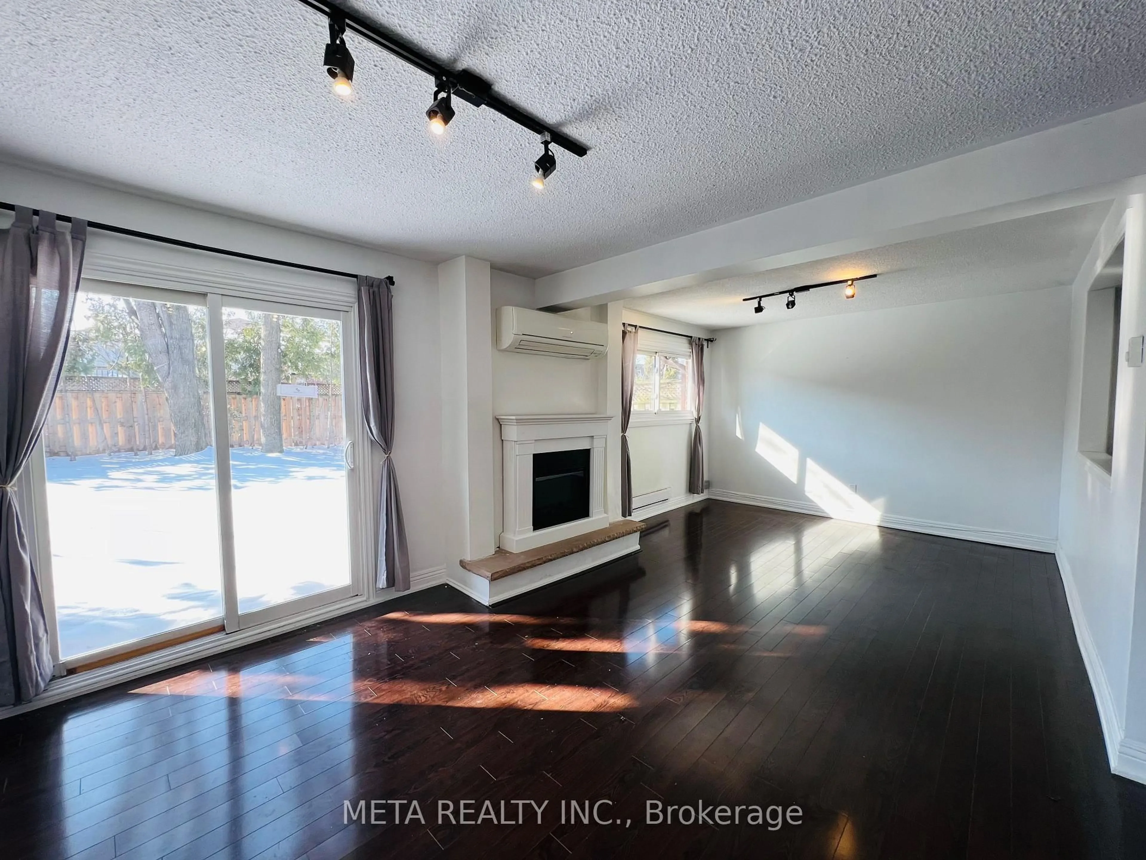 A pic of a room for 143 Silas Hill Dr, Toronto Ontario M2J 2X8