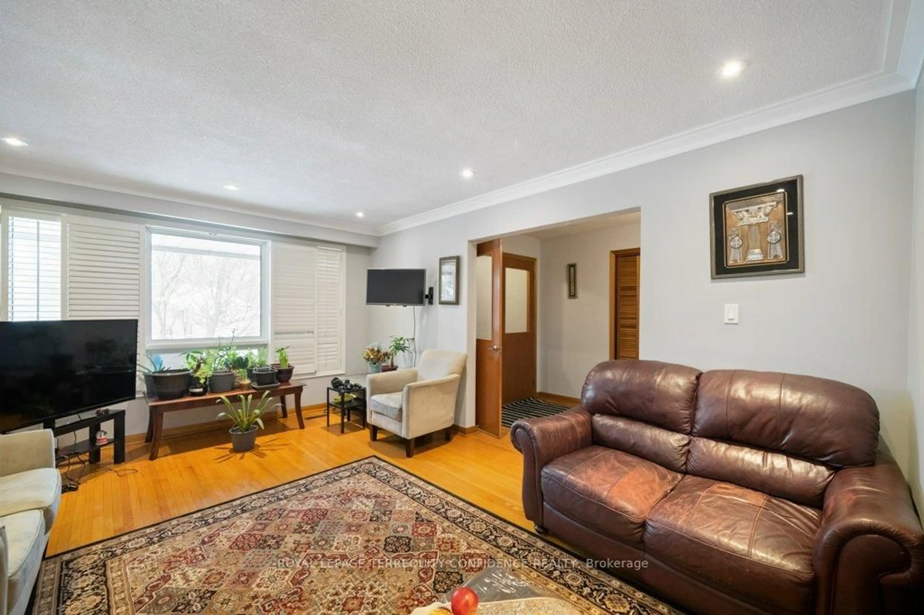Living room with furniture, unknown for 473 Hounslow Ave, Toronto Ontario M2R 1H9