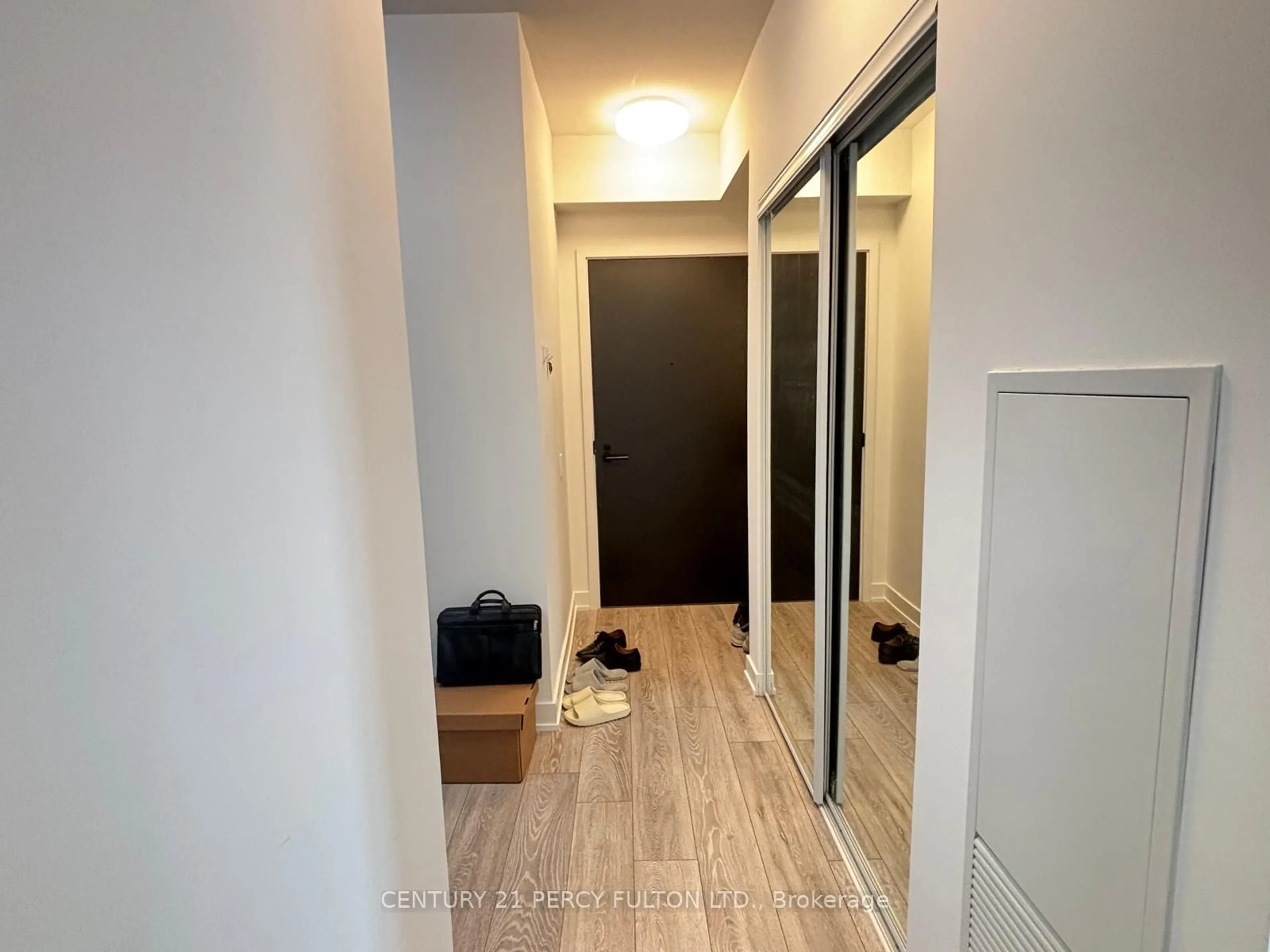 Indoor entryway for 108 Peter St #2613, Toronto Ontario M5V 0W2