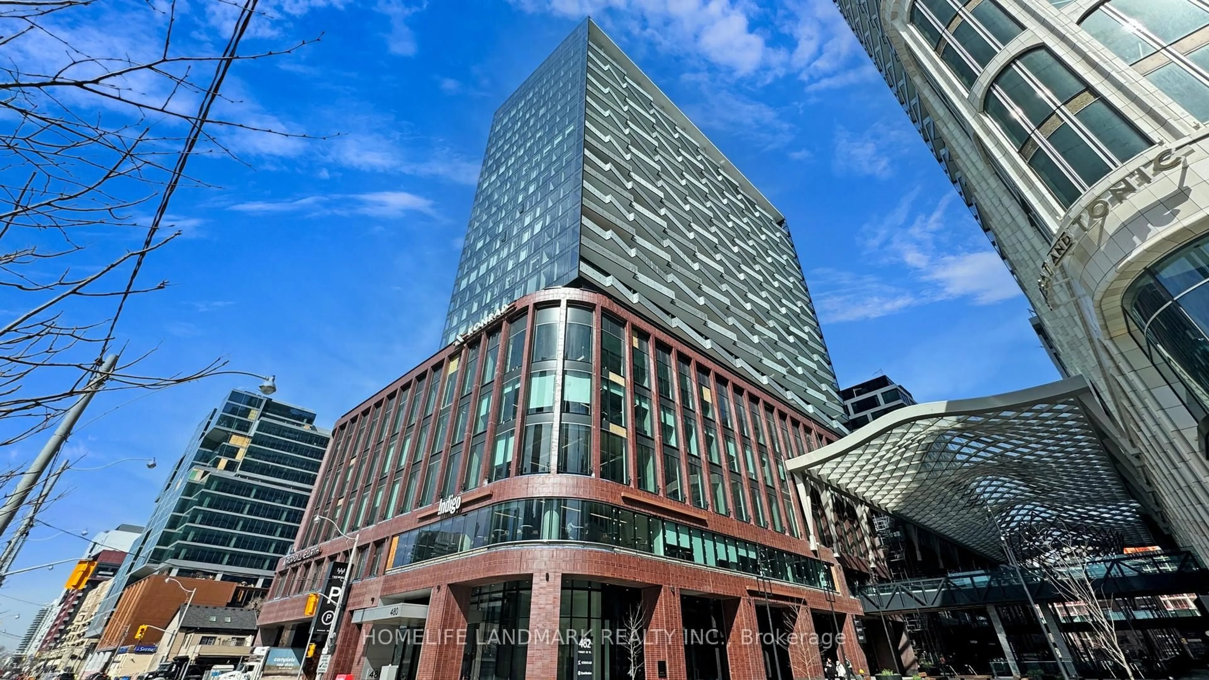 Indoor foyer for 480 Front St #2004, Toronto Ontario M5V 0V5