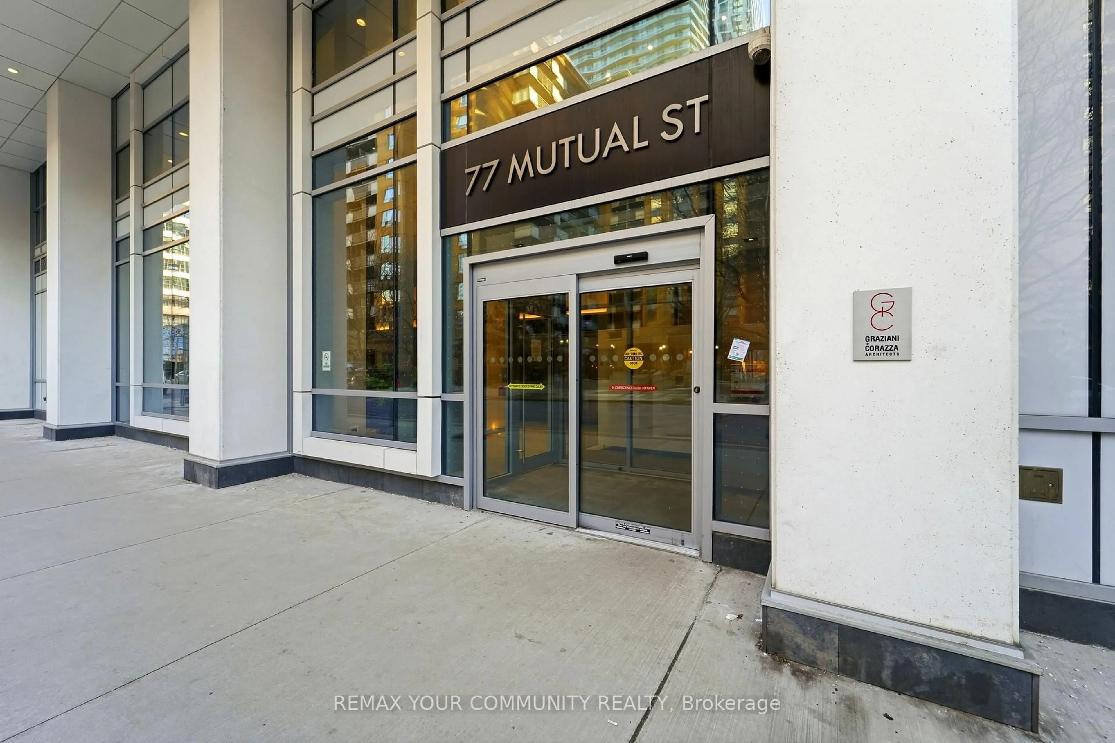 Indoor foyer for 77 Mutual St #2506, Toronto Ontario M5B 0B9