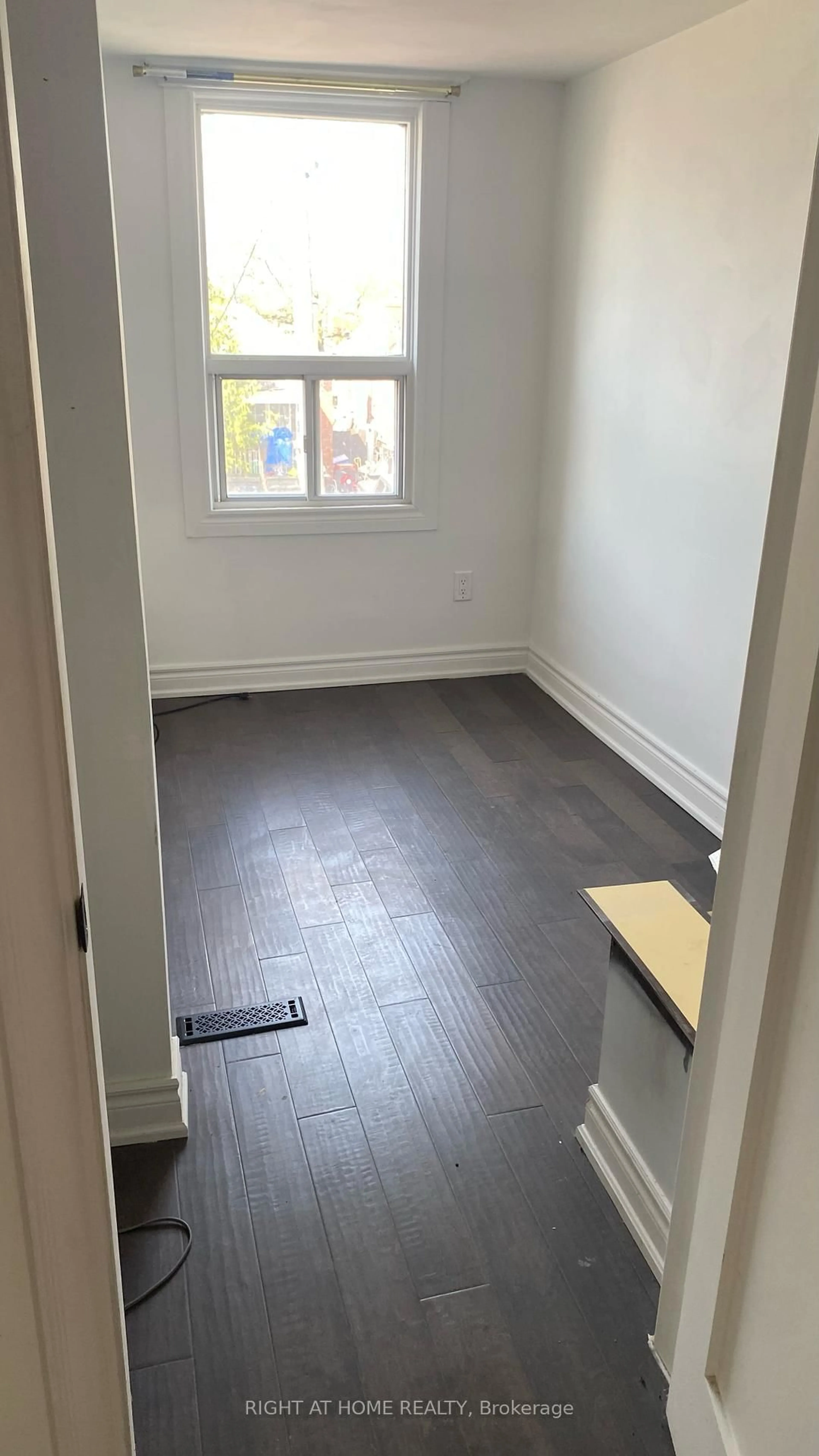 A pic of a room for 181 Cedric Ave, Toronto Ontario M6C 3X7