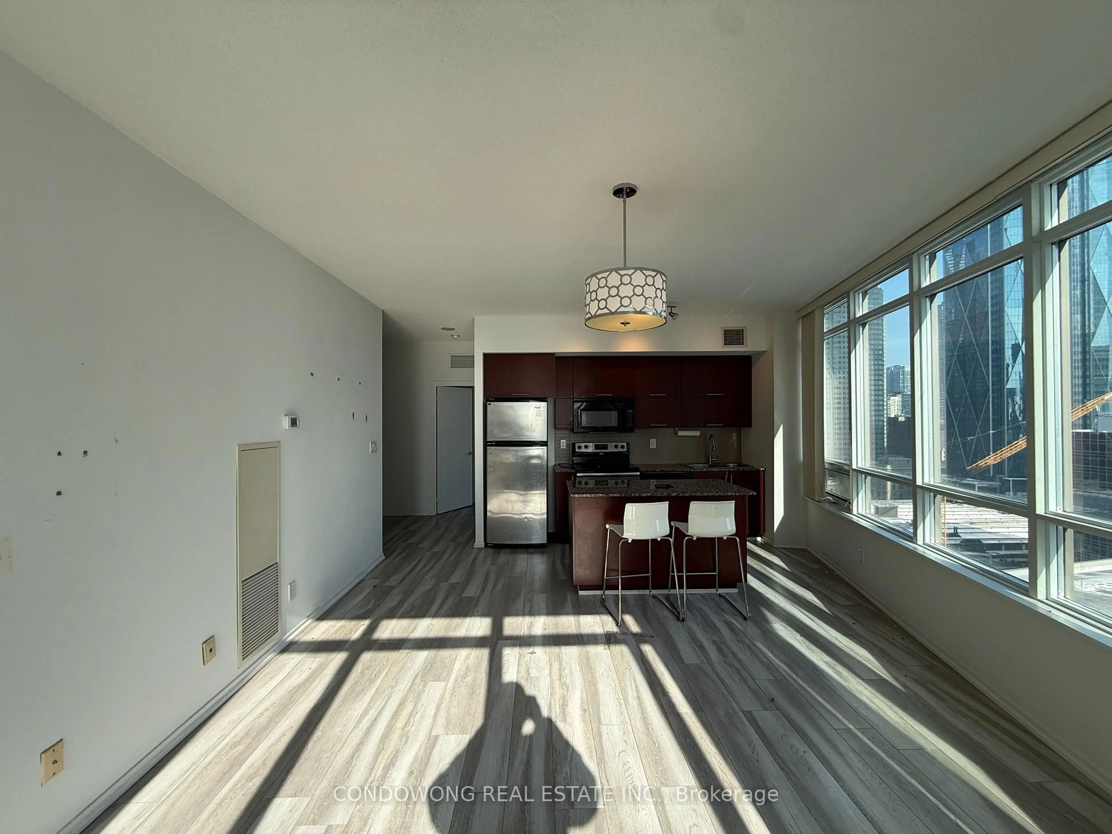 A pic of a room for 65 Bremner Blvd #1710, Toronto Ontario M5J 0A7