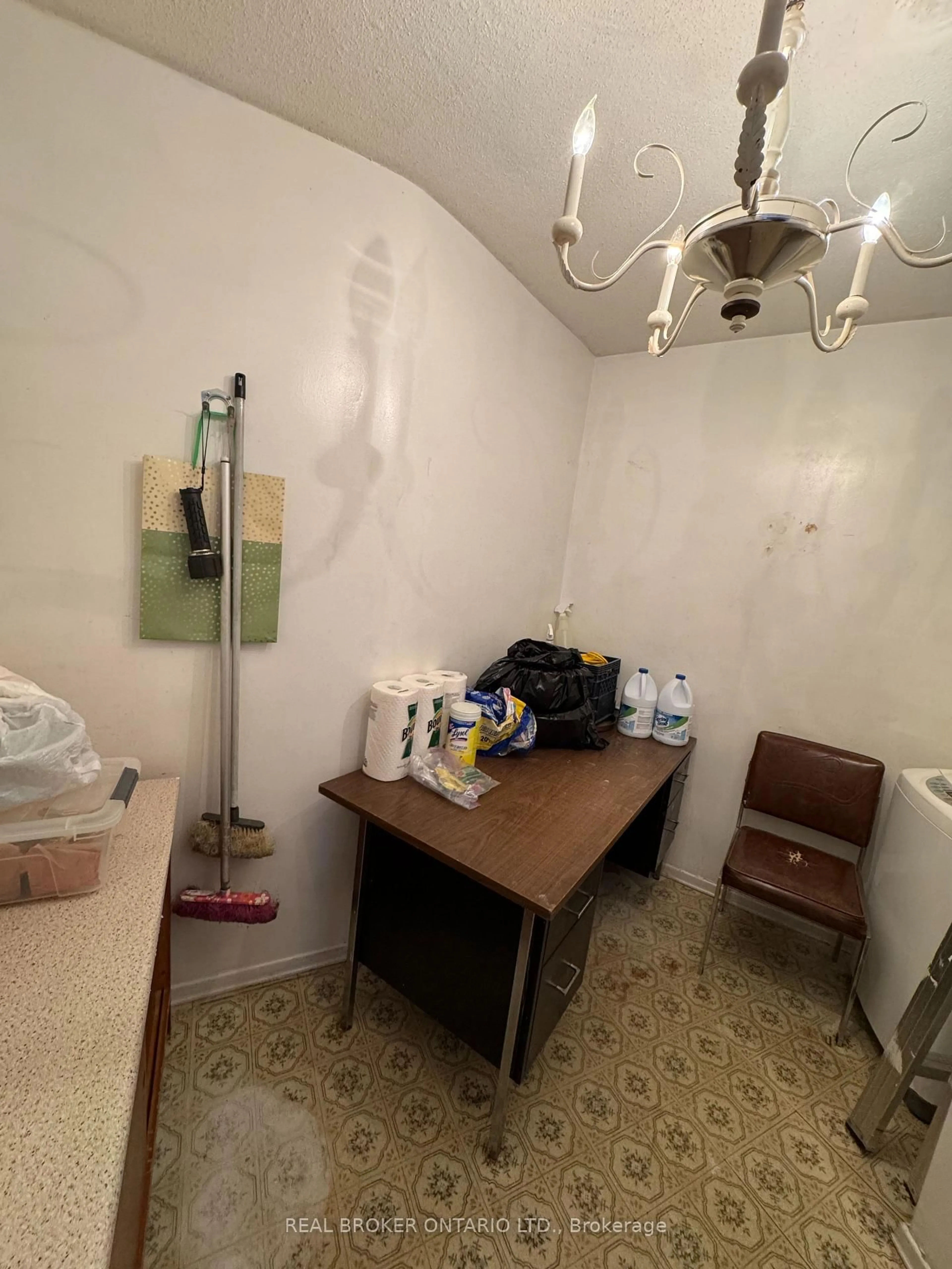 A pic of a room for 5 Shady Golf Way #512, Toronto Ontario M3C 3A5